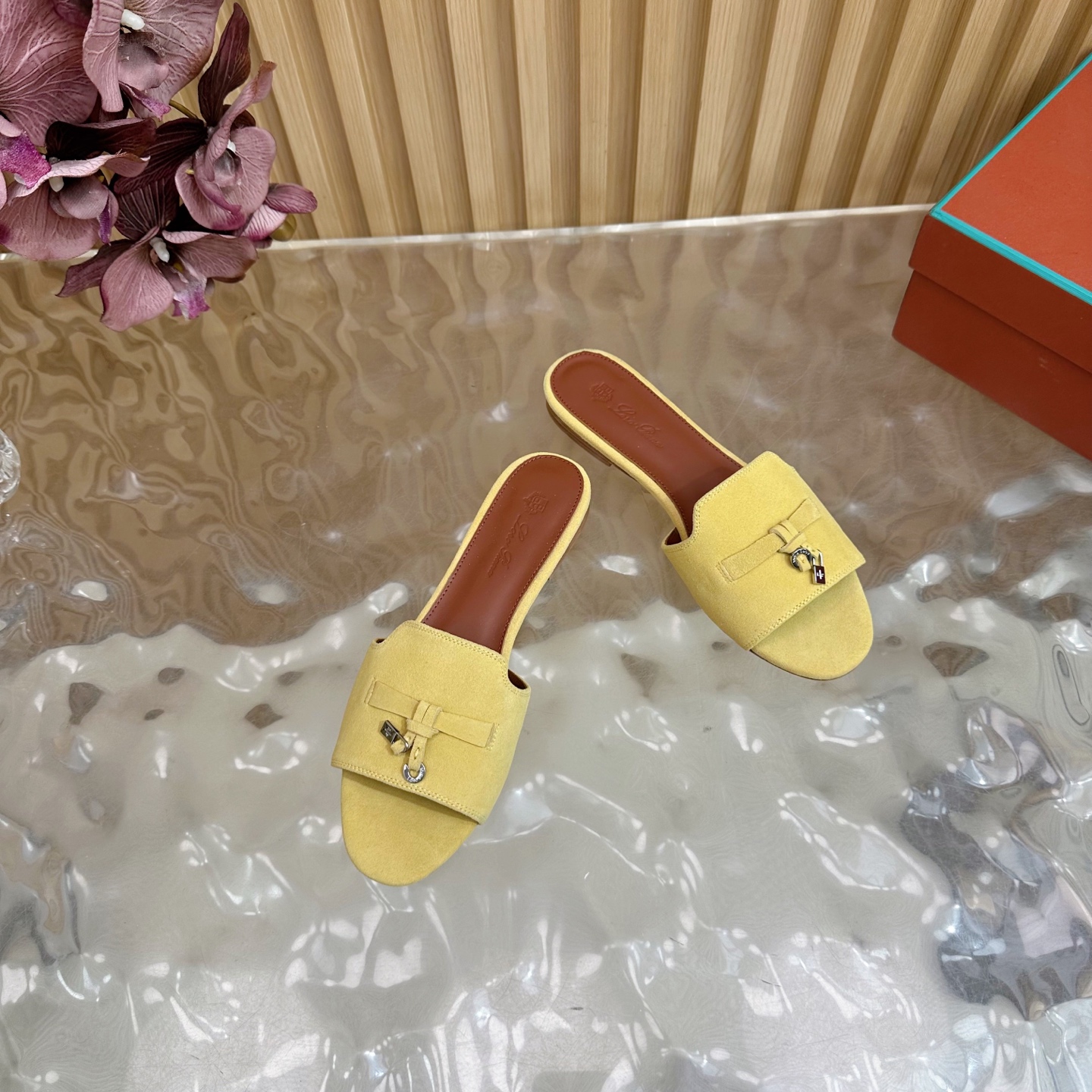 Loro Piana LP 60: Classic Italian Leather Slippers with Durable Style - 图片 7