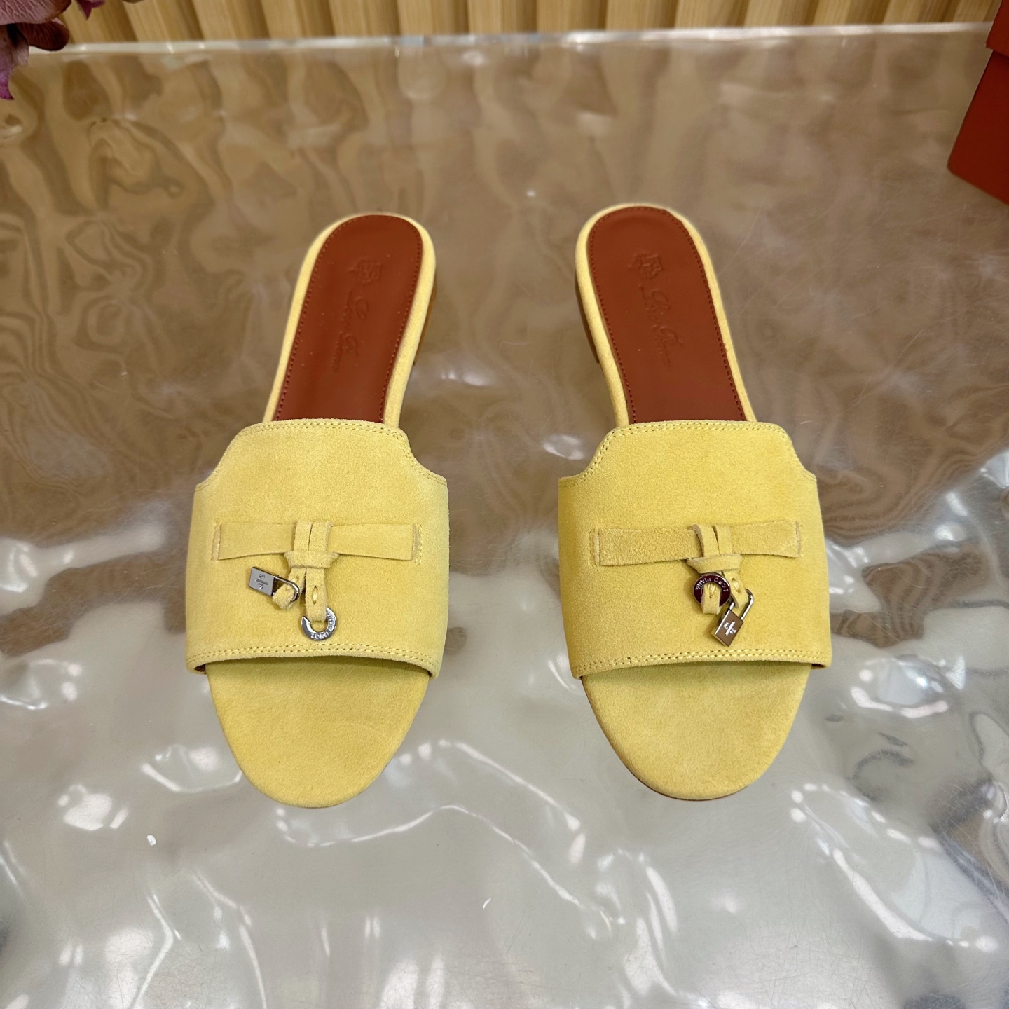 Loro Piana LP 60: Classic Italian Leather Slippers with Durable Style - 图片 6