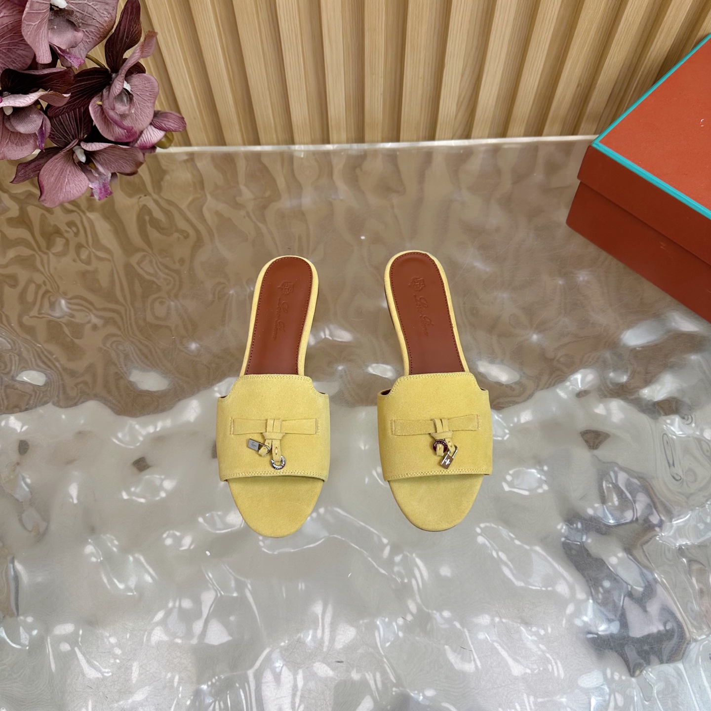 Loro Piana LP 60: Classic Italian Leather Slippers with Durable Style - 图片 5
