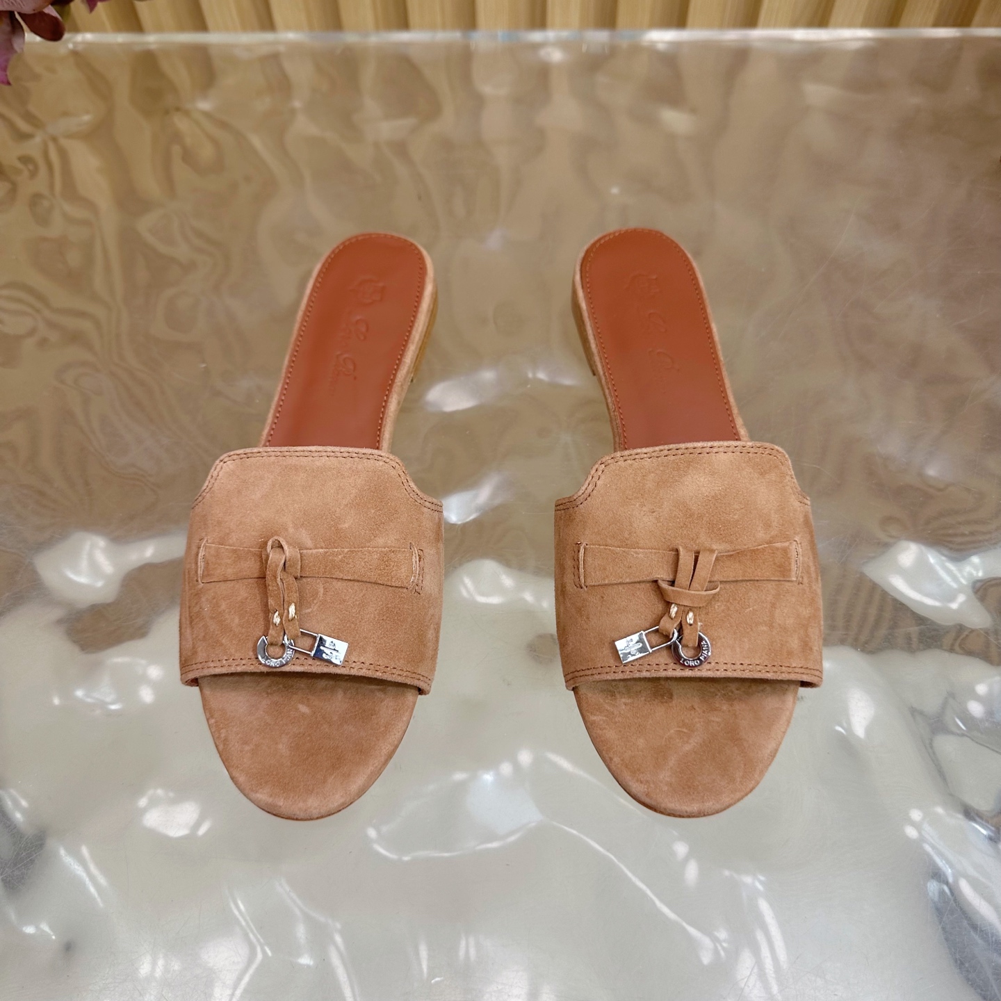 Luxurious Loro Piana 60S Classics: Stylish, Durable Italian Leather Slippers with Flat Soles - 图片 6