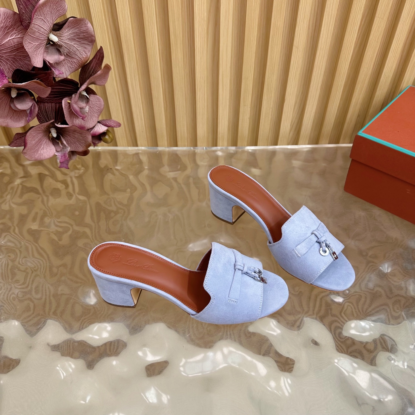 Luxurious Loro Piana 60S Classics: Stylish, Durable Italian Leather Slippers – Review & Pricing - 图片 9