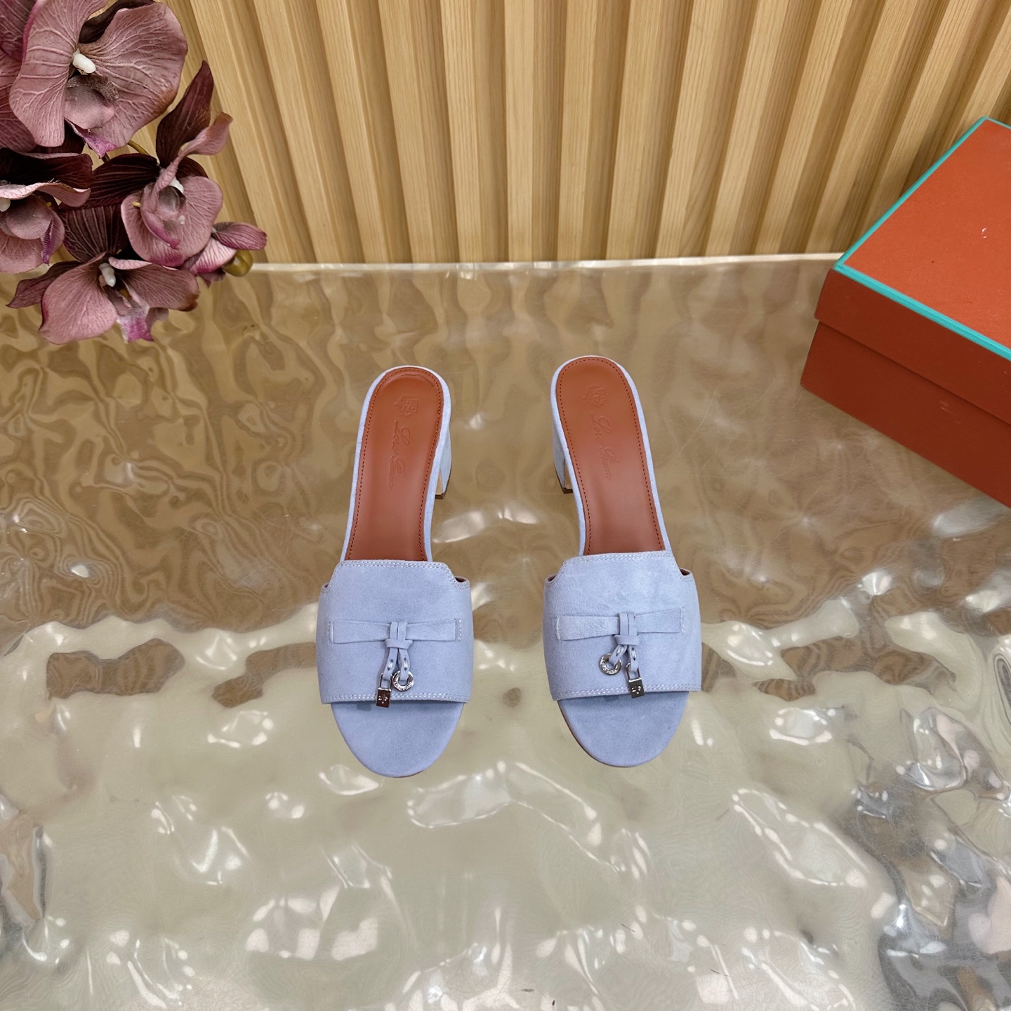 Luxurious Loro Piana 60S Classics: Stylish, Durable Italian Leather Slippers – Review & Pricing - 图片 4