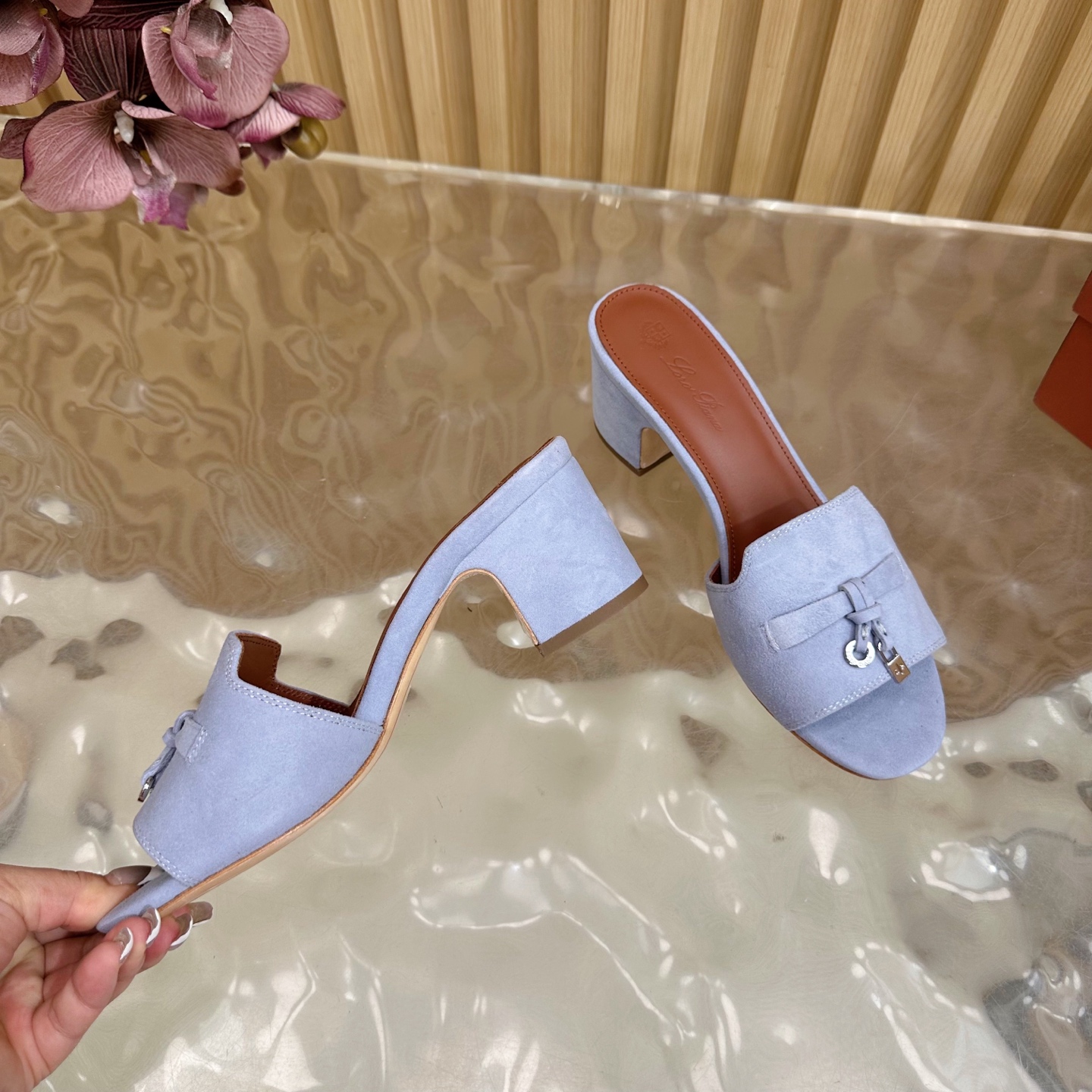 Luxurious Loro Piana 60S Classics: Stylish, Durable Italian Leather Slippers – Review & Pricing - 图片 7