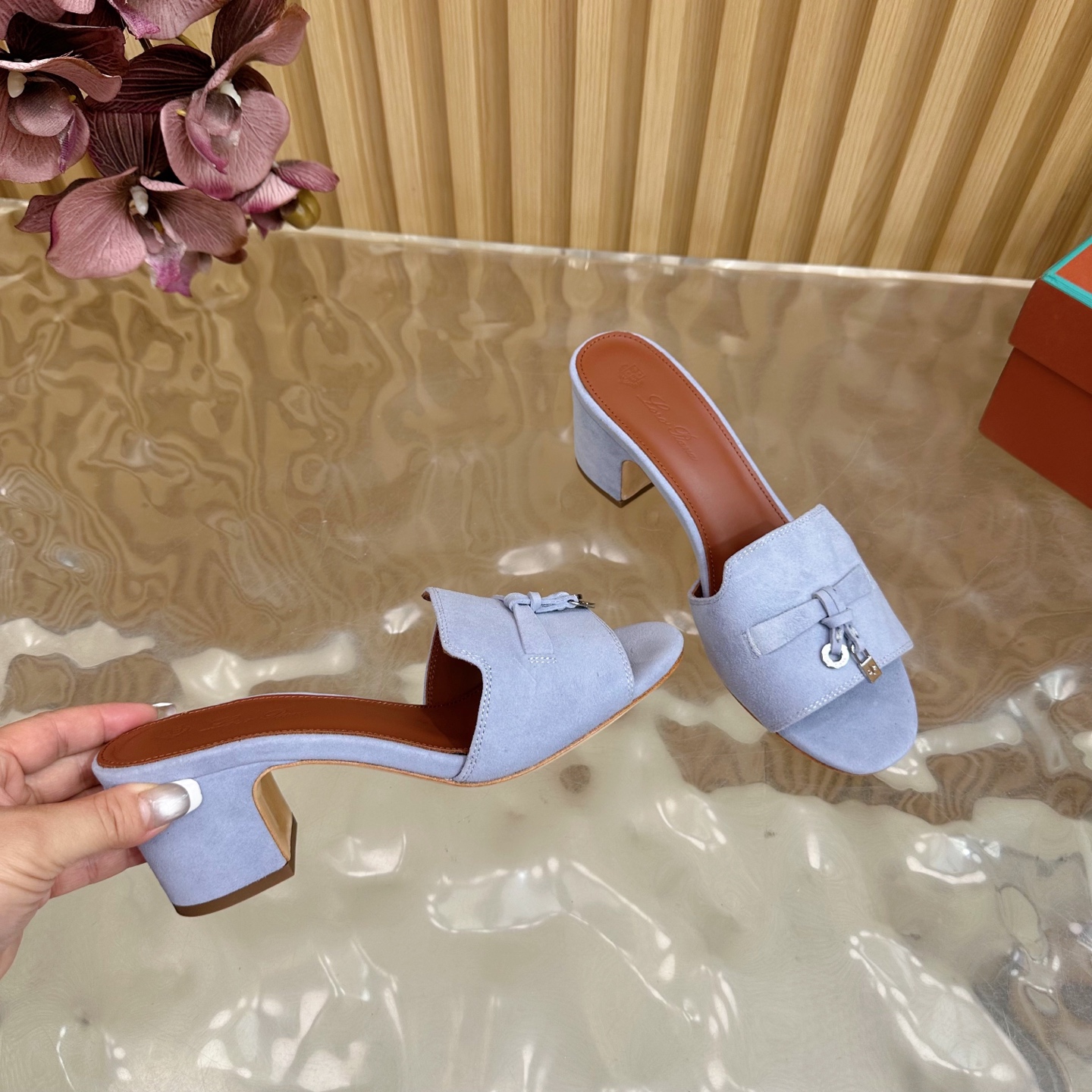 Luxurious Loro Piana 60S Classics: Stylish, Durable Italian Leather Slippers – Review & Pricing - 图片 8