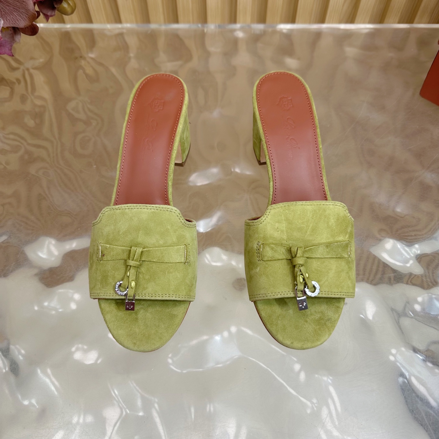 Loro Piana 60S Classics: Stylish, Durable Italian Leather Slippers with Flat Soles - 图片 5