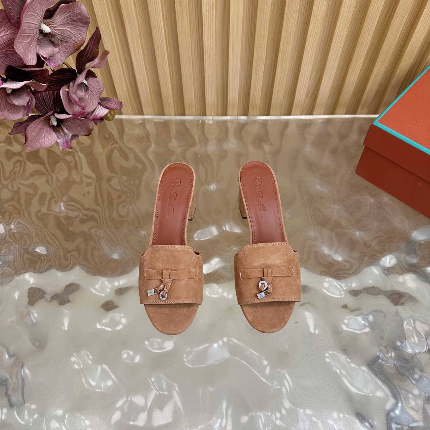 Loro Piana 60S Classics: Exemplary Style with Italian Leather, Flat Soles. - 图片 4