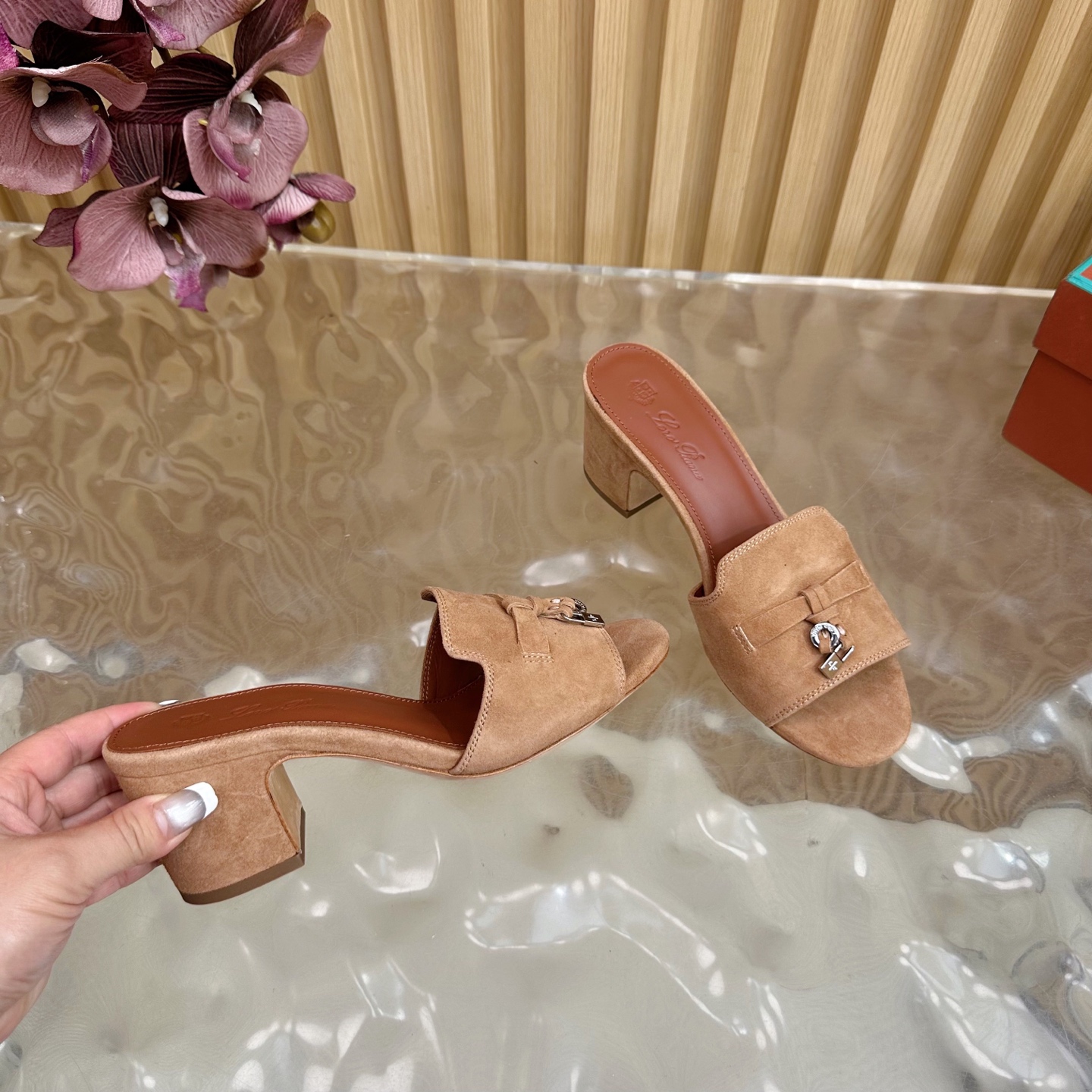 Loro Piana 60S Classics: Exemplary Style with Italian Leather, Flat Soles. - 图片 9