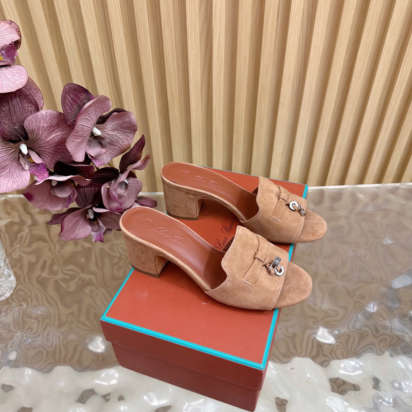 Loro Piana 60S Classics: Exemplary Style with Italian Leather, Flat Soles. - 图片 1