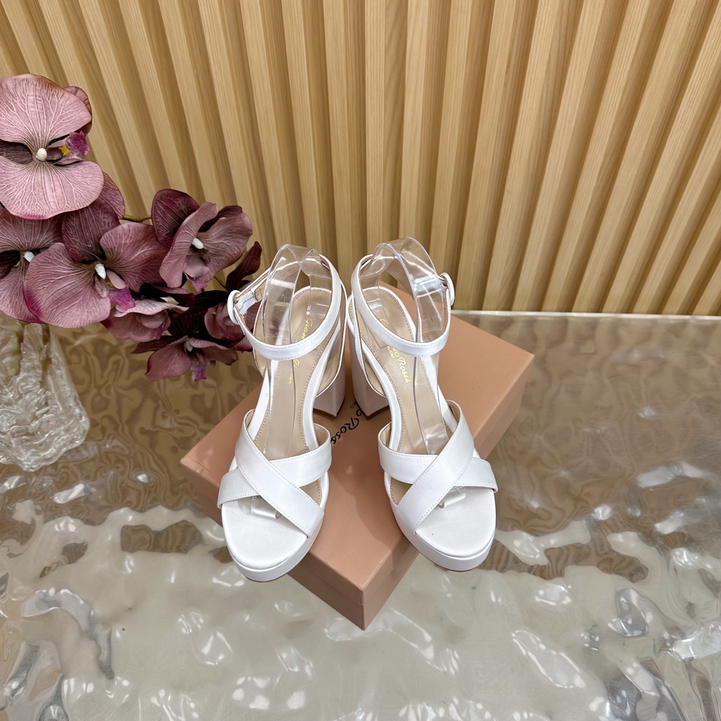 Gianvito Rossi High-Heavy Sandals: Immortal Legend of Fashion in 2025. - 图片 4