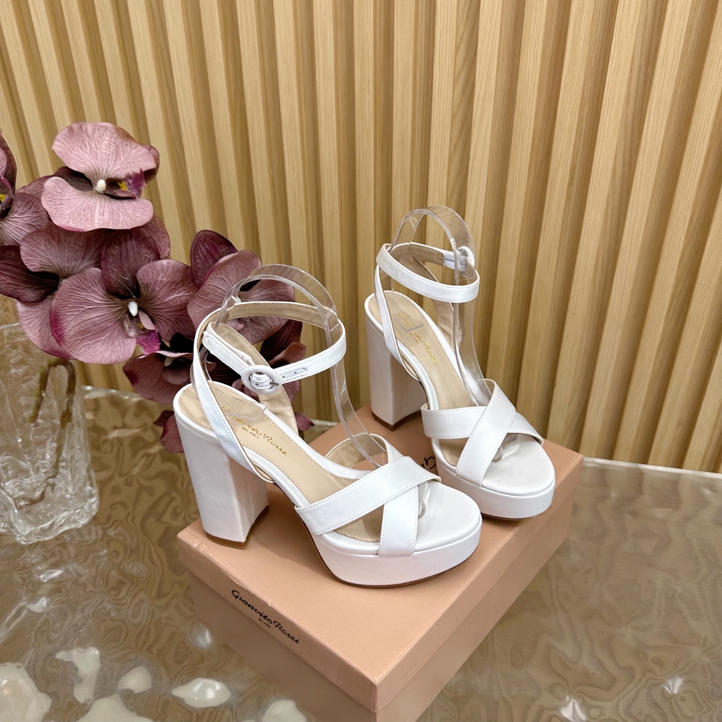 Gianvito Rossi High-Heavy Sandals: Immortal Legend of Fashion in 2025. - 图片 3