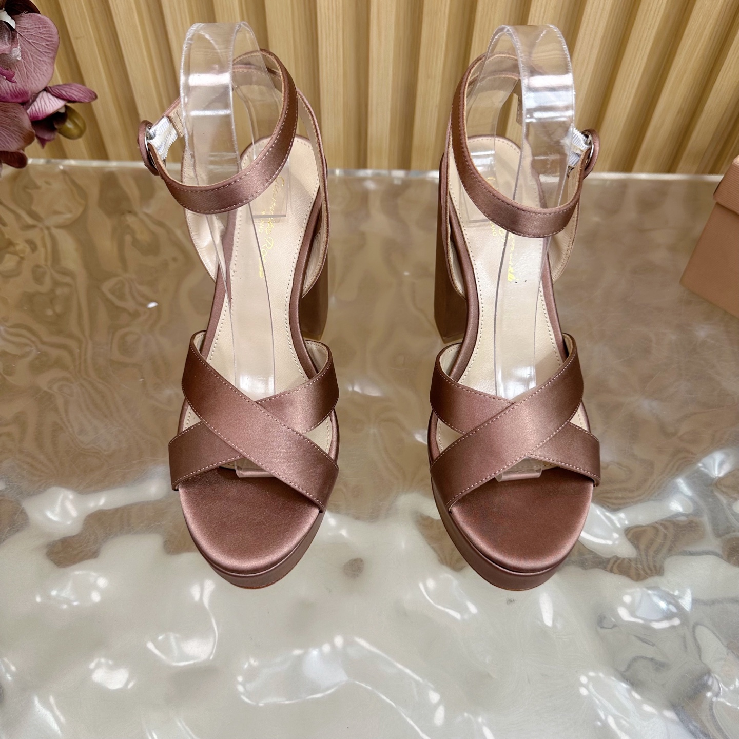 Gianvito Rossi High-Heavy Sandals: Immortal Legend of Fashion in 2025 - 图片 6