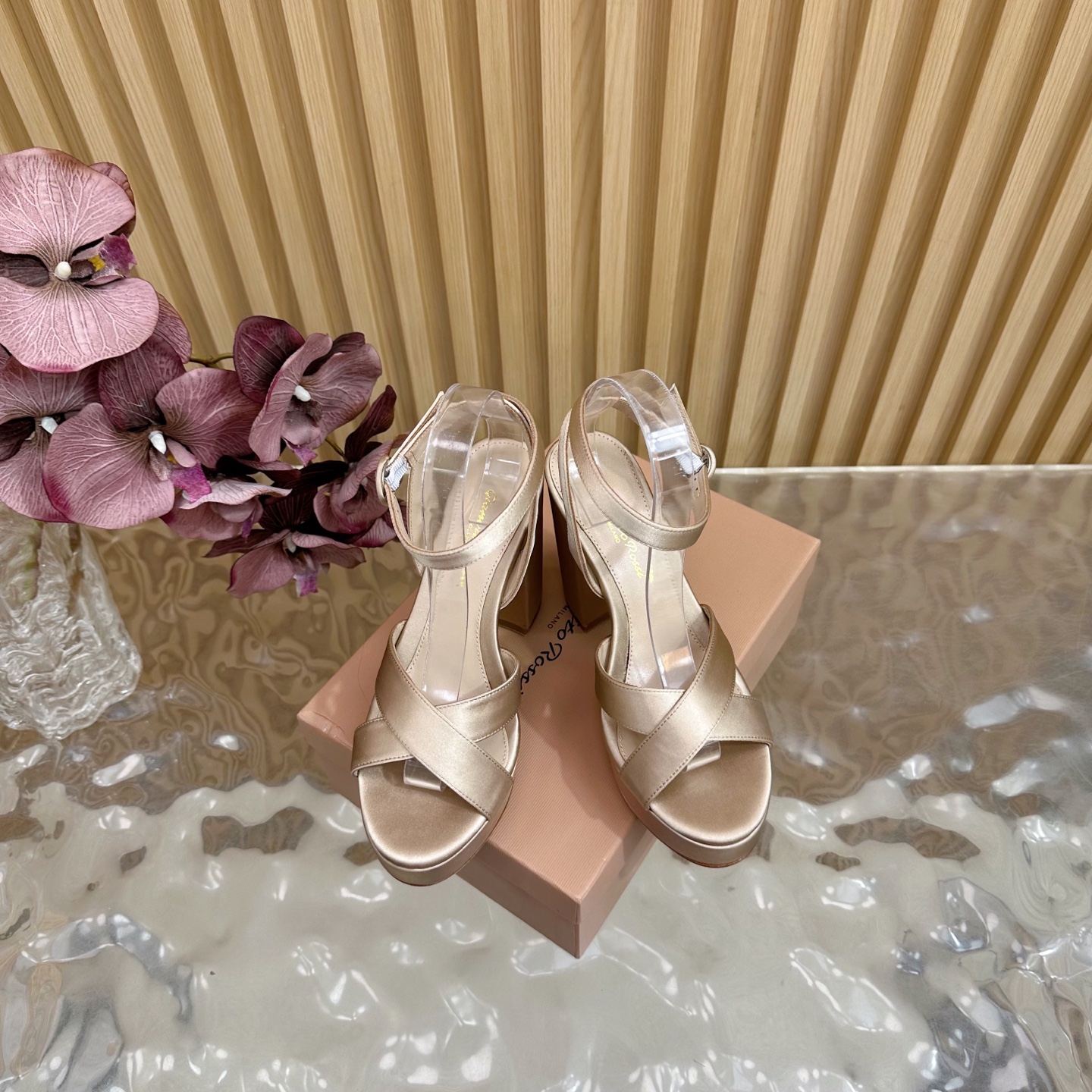Gianvito Rossi High-Heavy Sandals: Classic Table 2025 – Luxury Fashion Statement - 图片 6