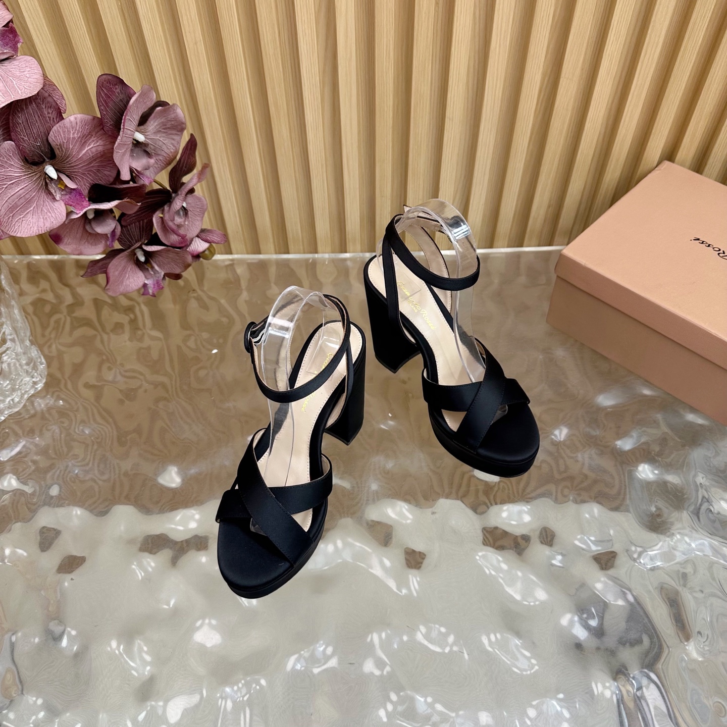 Gianvito Rossi 2025 High-Heavy Sandals: Immortal Legend of Fashion - 图片 7