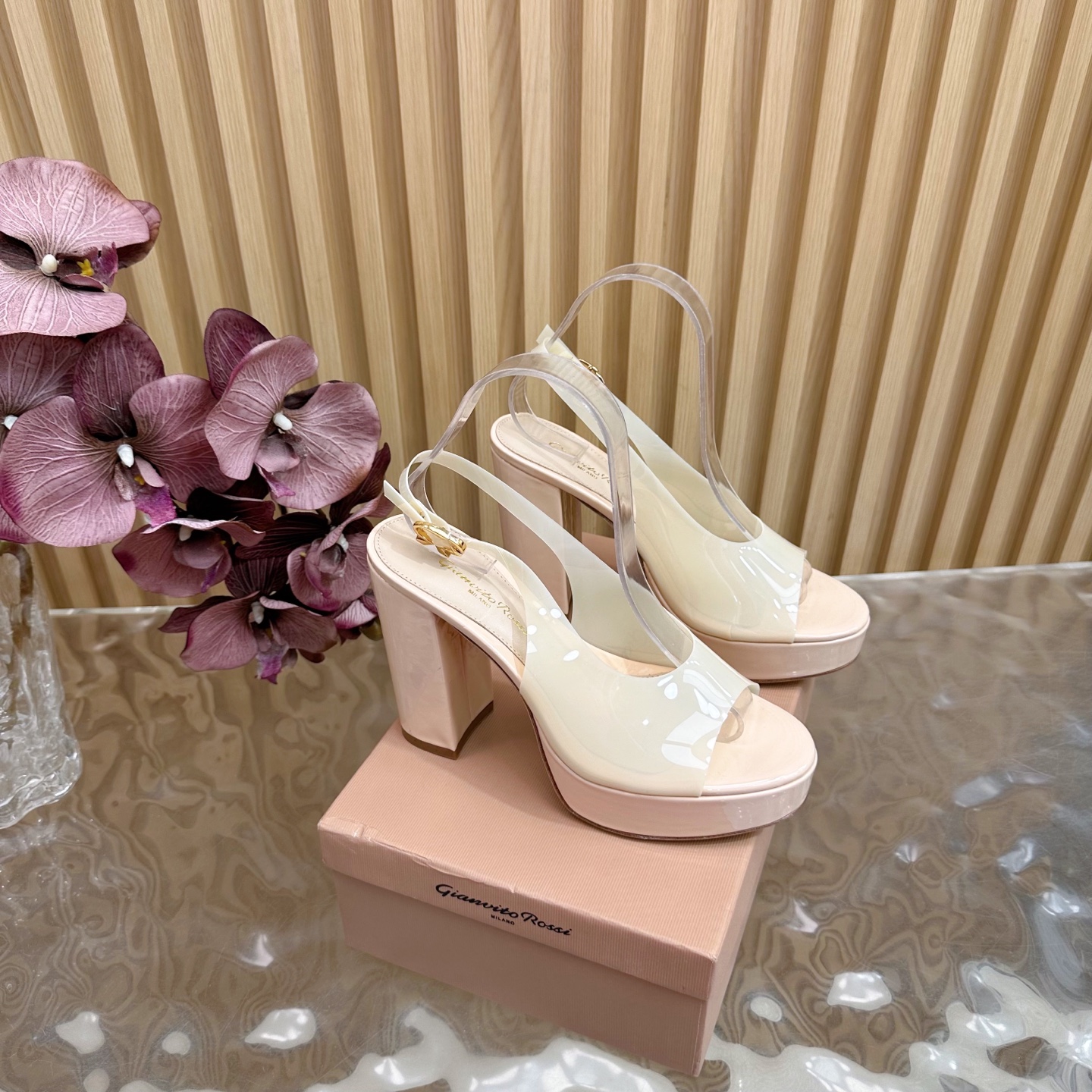 Luxury Gianvito Rossi High-Heavy Sandals: Immortal Legend of Fashion. - 图片 1