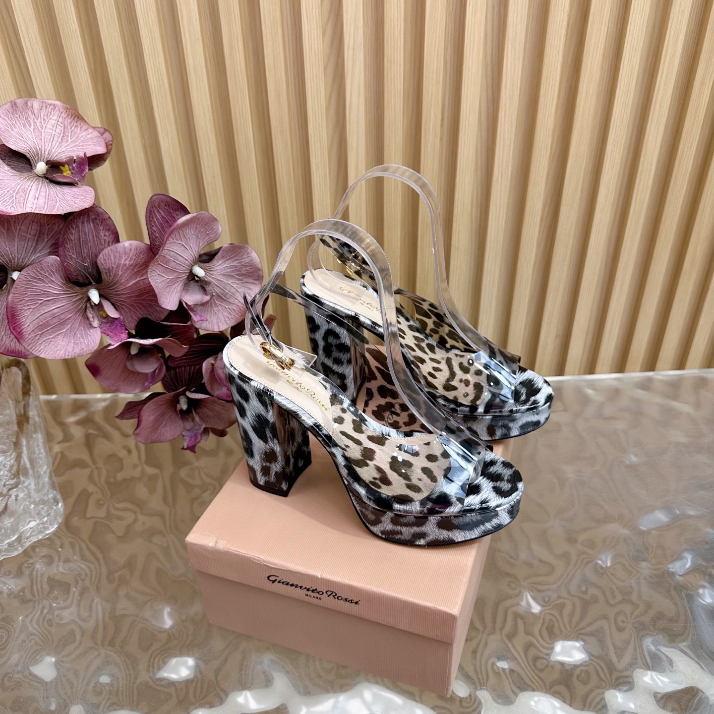 Luxurious Gianvito Rossi High-Heel Sandals: Timeless Elegance in Every Step - 图片 1