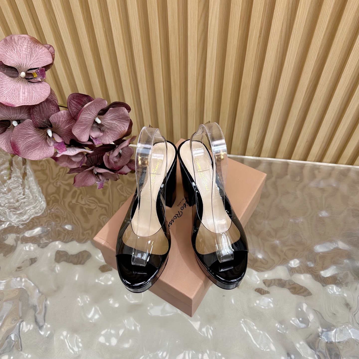 Luxury Gianvito Rossi High-Heel Sandals: Classic Elegance in 2025 Fashion Trend - 图片 9
