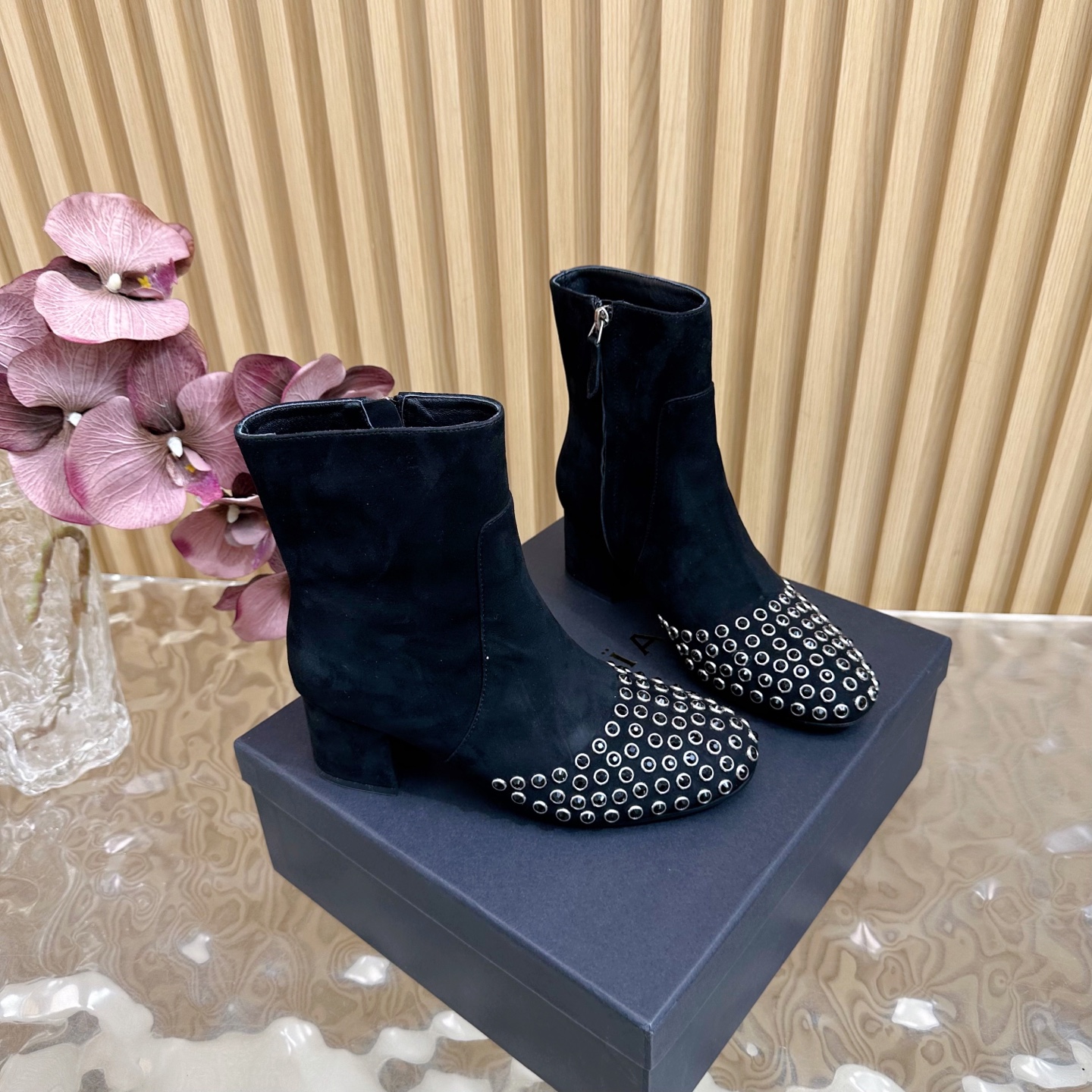 Azzedine Alaia: Fashion’s Last Tailoring King and Shoe Trader - 图片 3