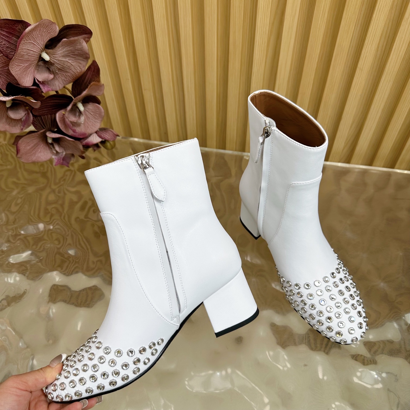 Azzedine Alaia: Master of Fashion Tailoring and Footwear Innovation - 图片 9