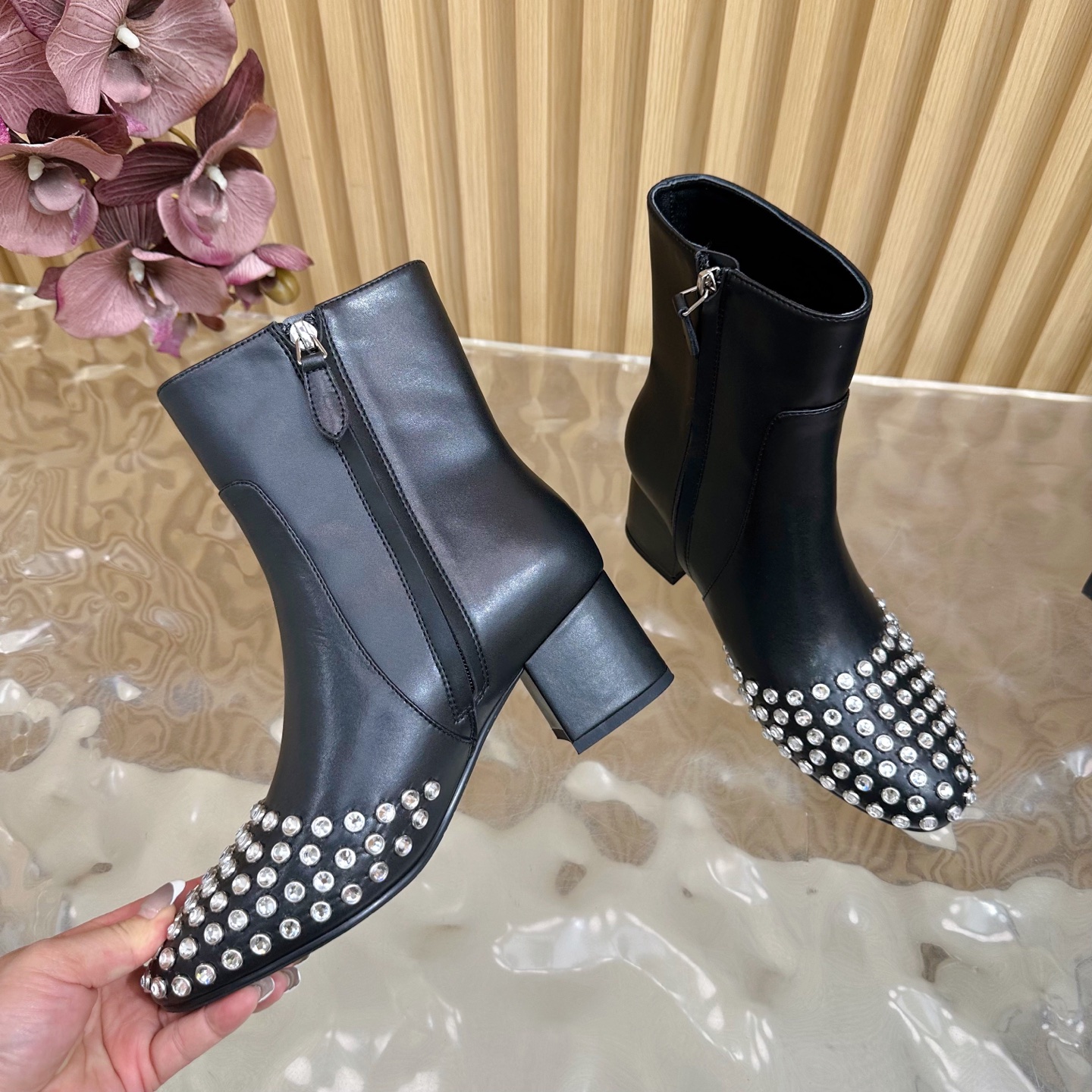 Azzedine Alaia: Fashion’s Last Tailoring King and Shoe Trader - 图片 7