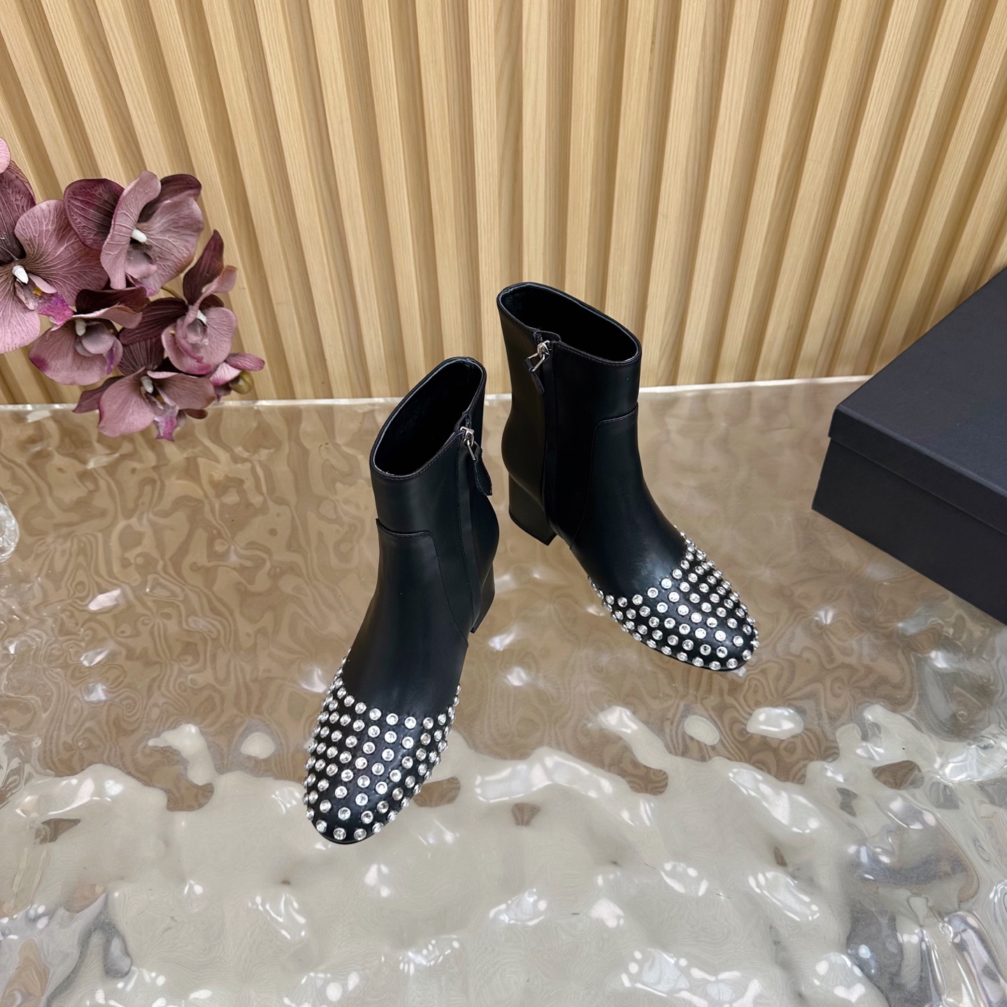 Azzedine Alaia: Fashion’s Last Tailoring King and Shoe Trader - 图片 6