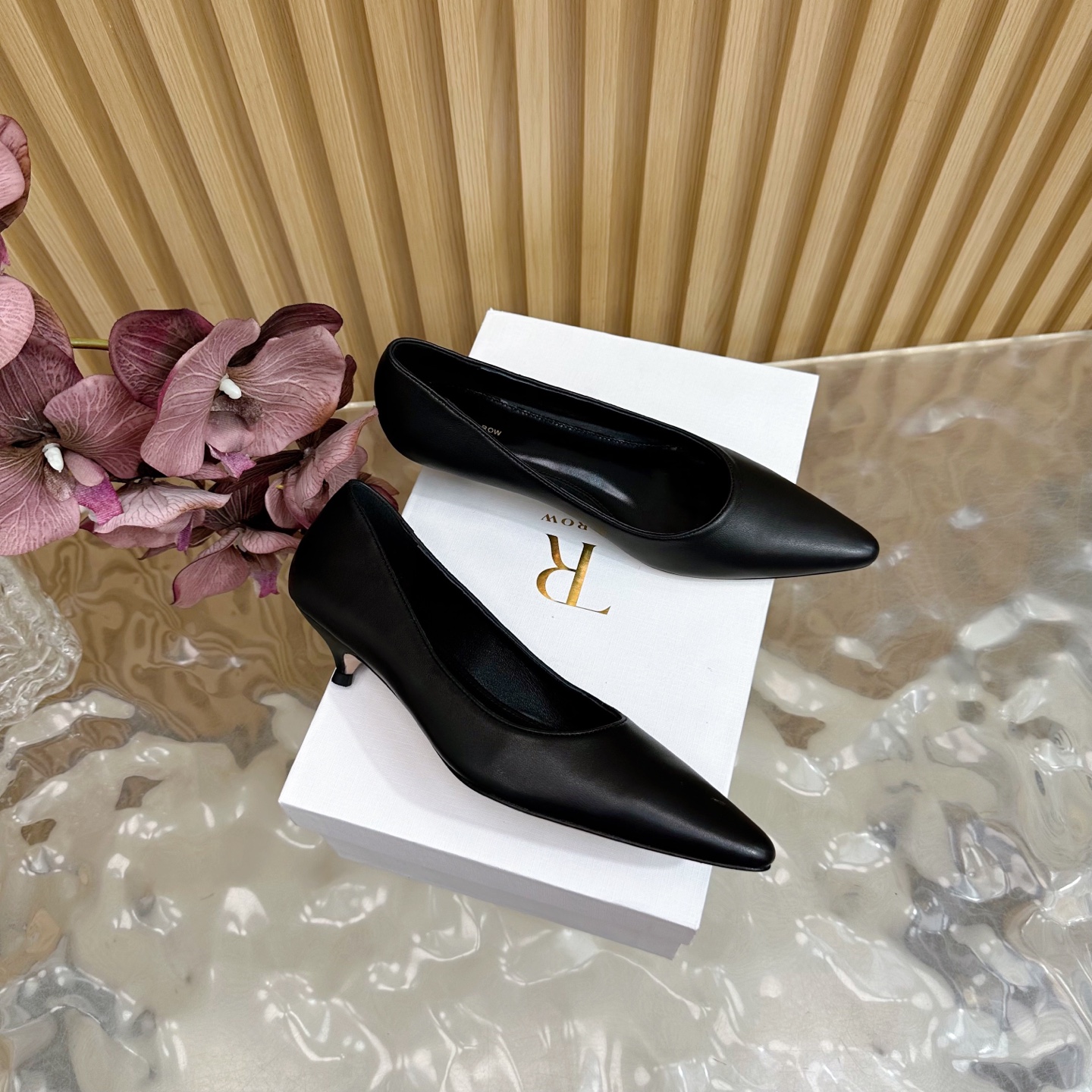 Review: High-quality, small crowds adore the chic and comfy Row25 spring/summer shoes. - 图片 2