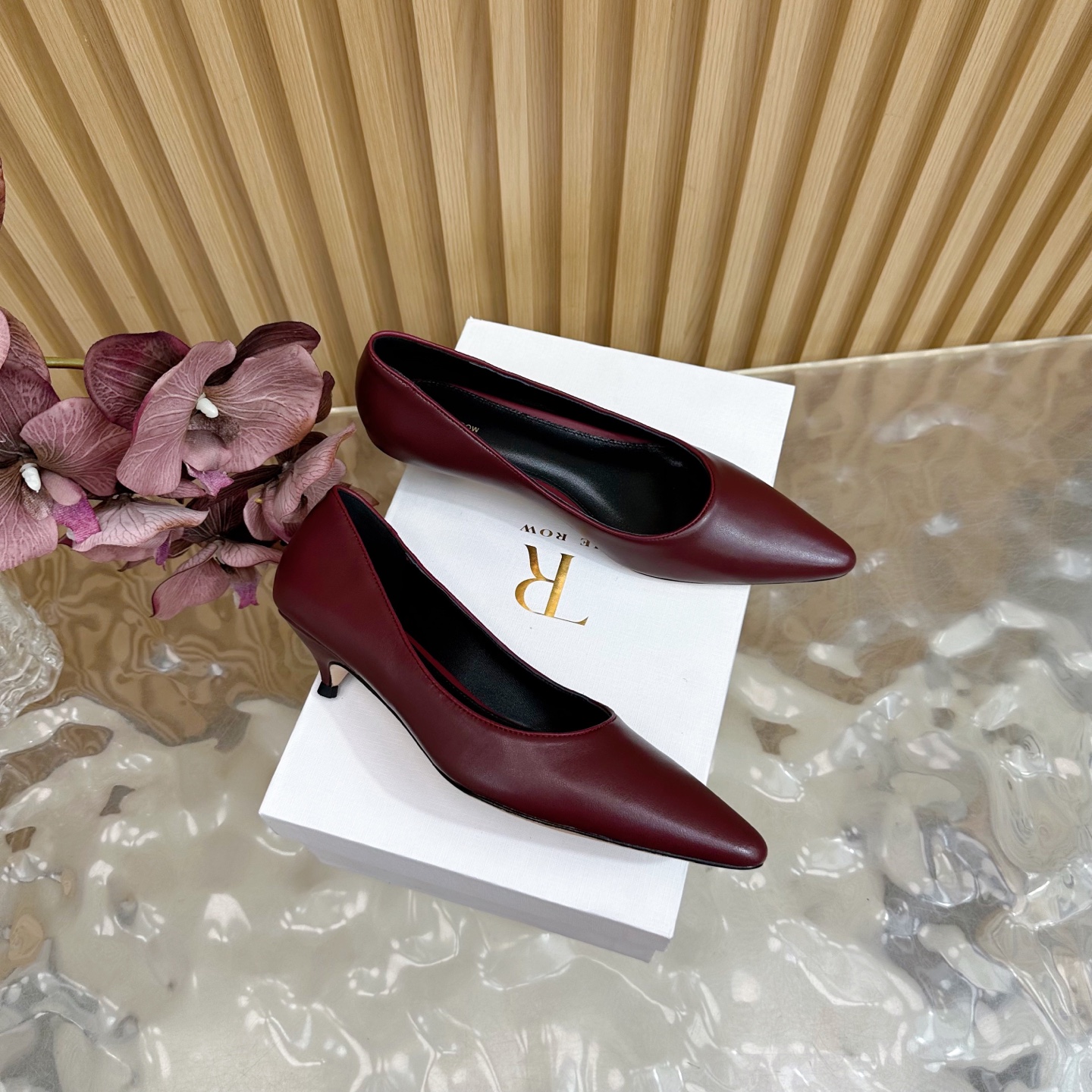 “High-Quality Retro Shoes: Simple, Clean, Comfortable, Imported Leather, Various Sizes Available” - 图片 2