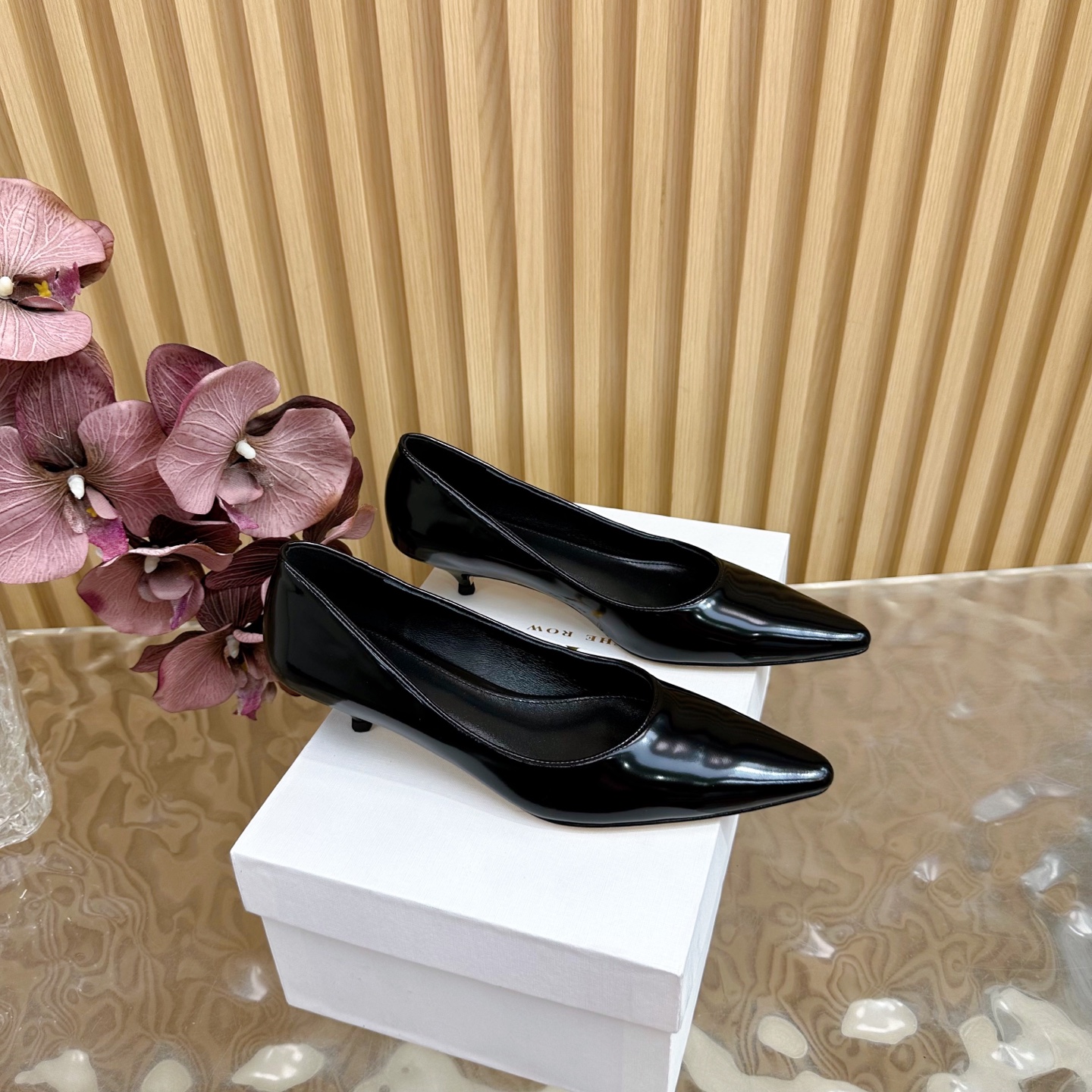 High-quality, small crowds: Row25 Spring/Summer Retrospect Shoes – Comfortable, Stylish, Italian Leather - 图片 1