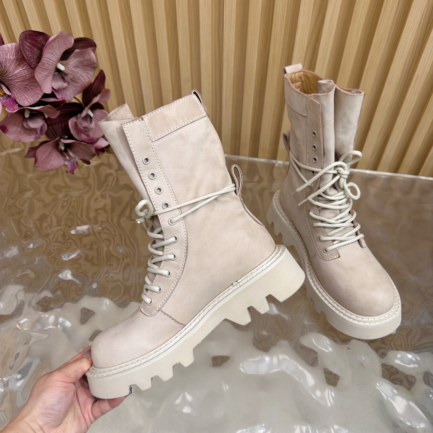 High-Quality 26-Year-Old Tribe Martin Boots: Stylish, Durable, and Comfortable. - 图片 8