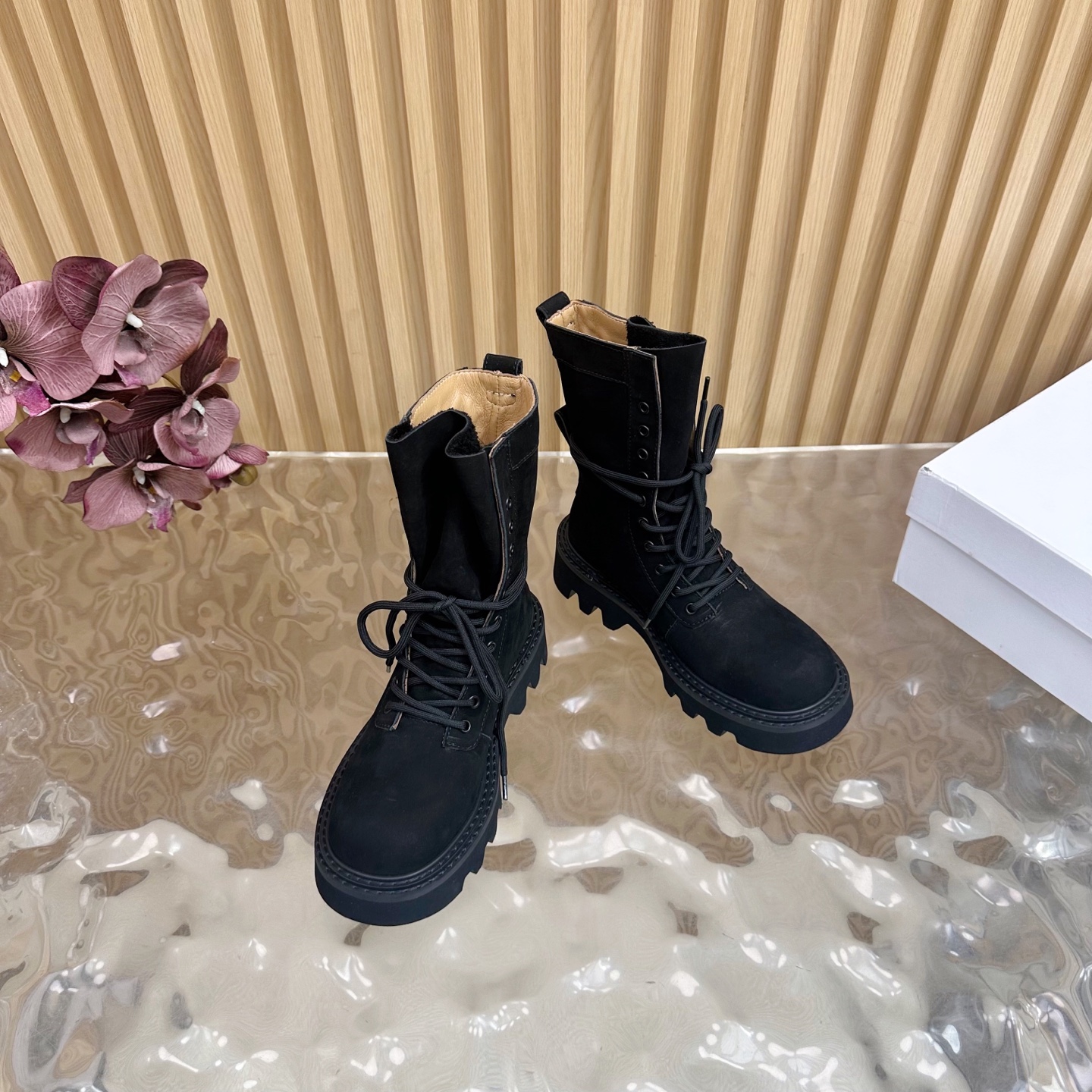High-Quality Janderson Tribe Martin Boots: Comfortable and Stylish Footwear for All Seasons. - 图片 5