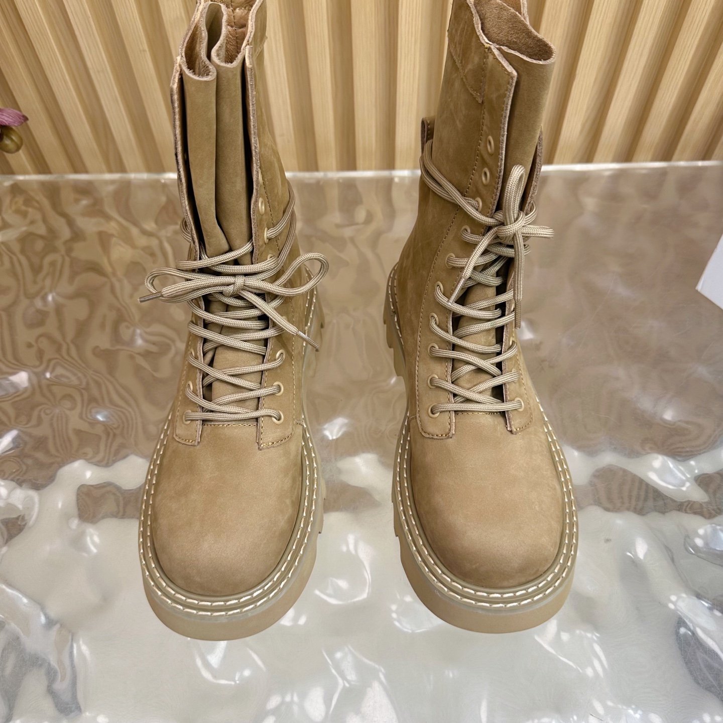 High-Quality 26-Year-Old Tribe Martin Boots: Stylish, Durable, and Comfortable. - 图片 4