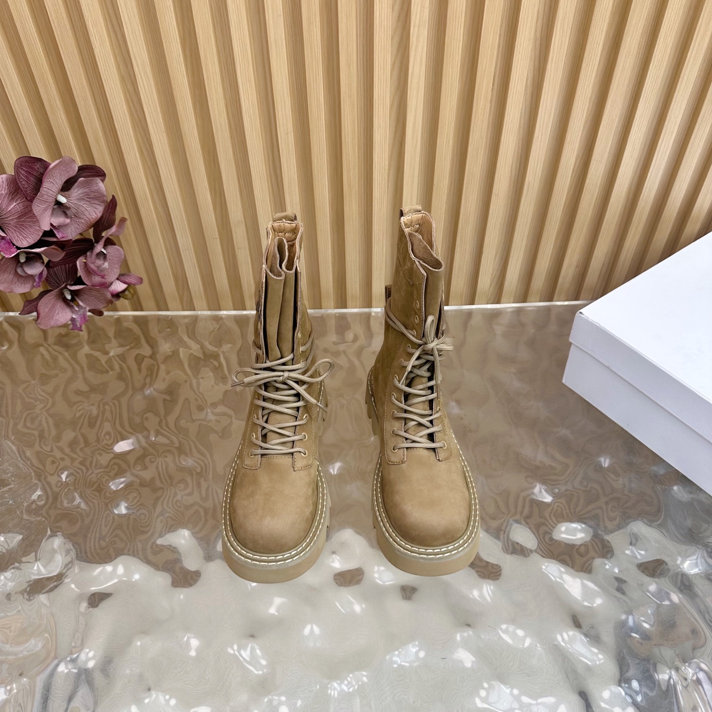 High-Quality 26-Year-Old Tribe Martin Boots: Stylish, Durable, and Comfortable. - 图片 3