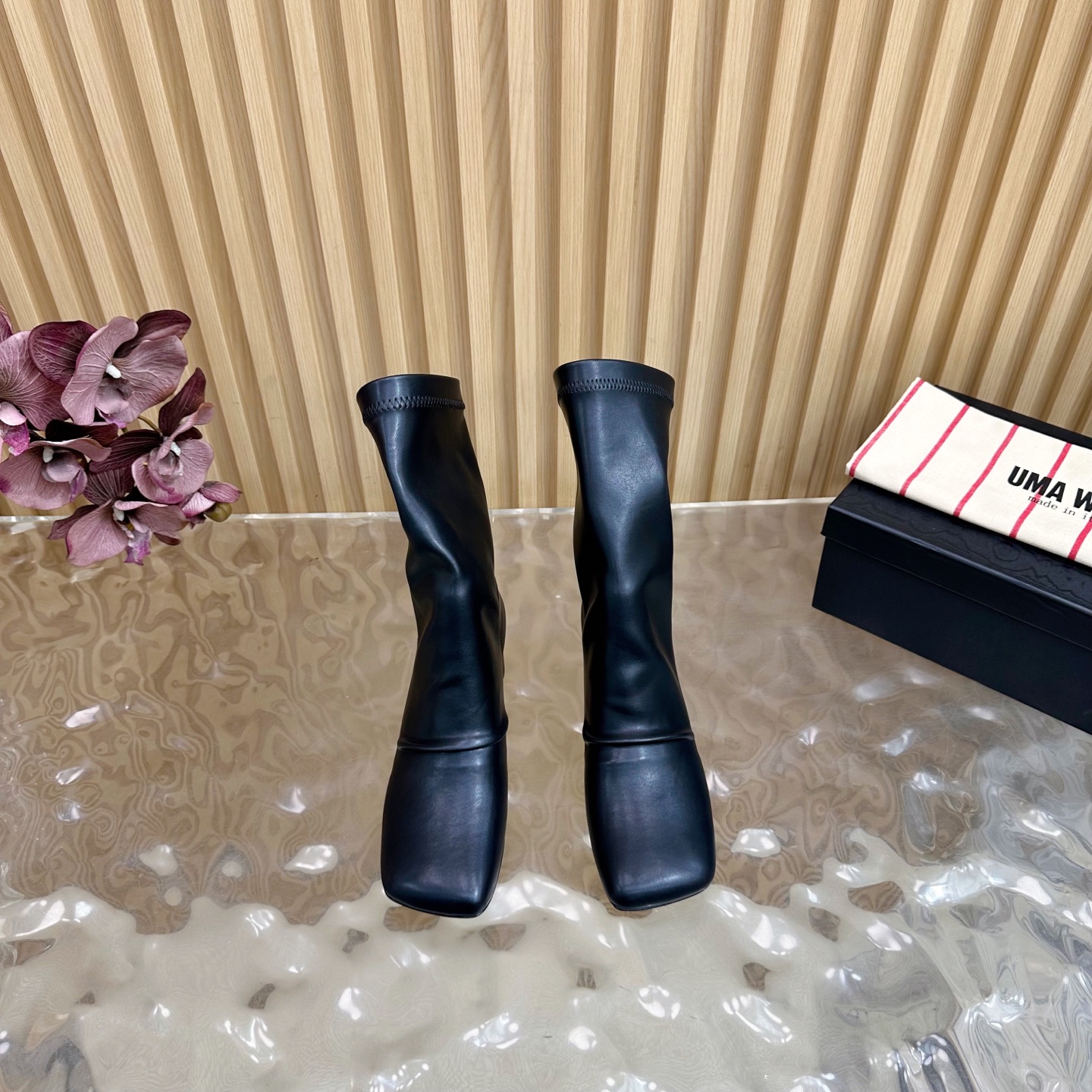 2025 Fall/Winter Collection: Unique, Visual Shock, Customized Fabrics, Sheepskin Details - 图片 3