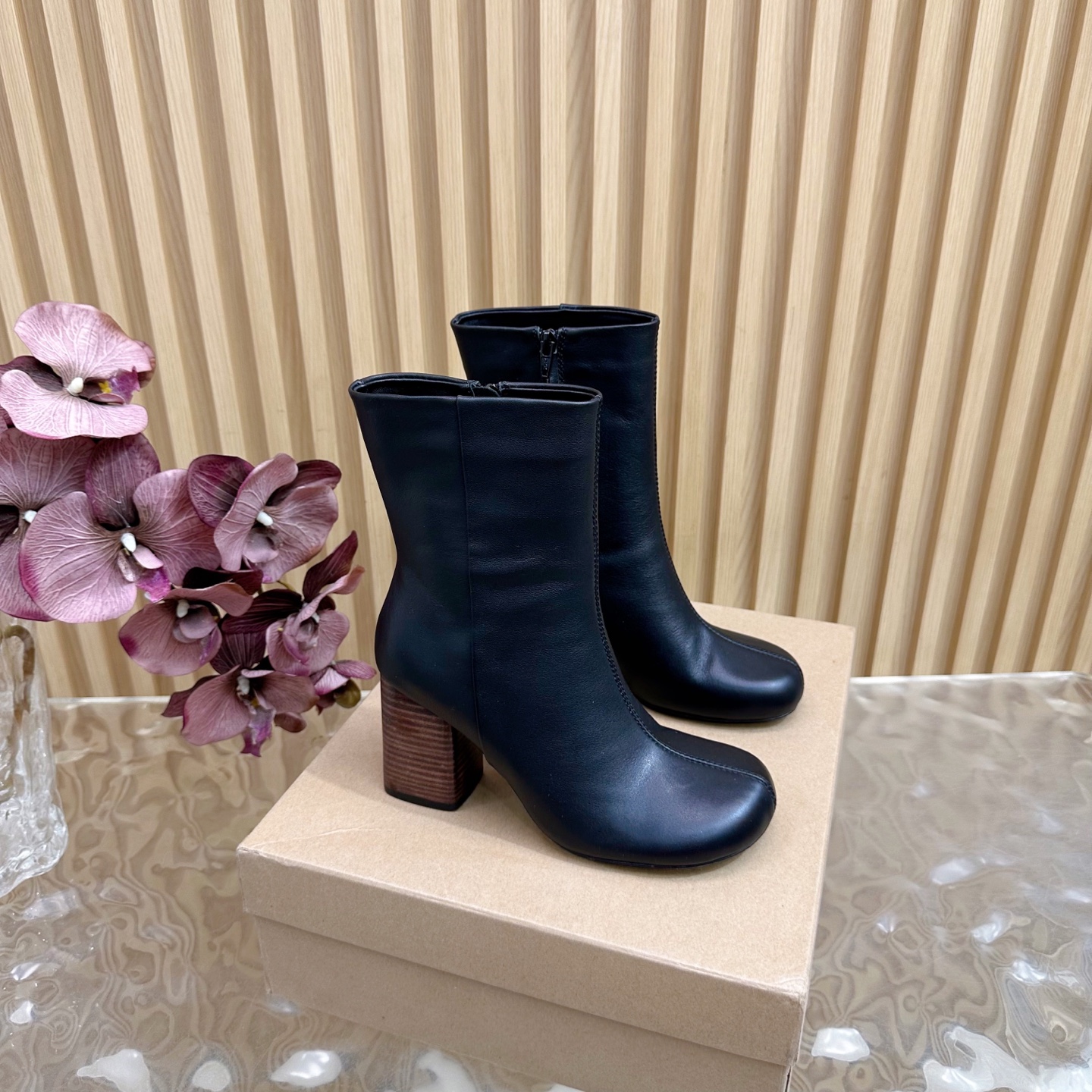 LEMAIRE 25 Shoes: French Elegance and Comfort in Every Step