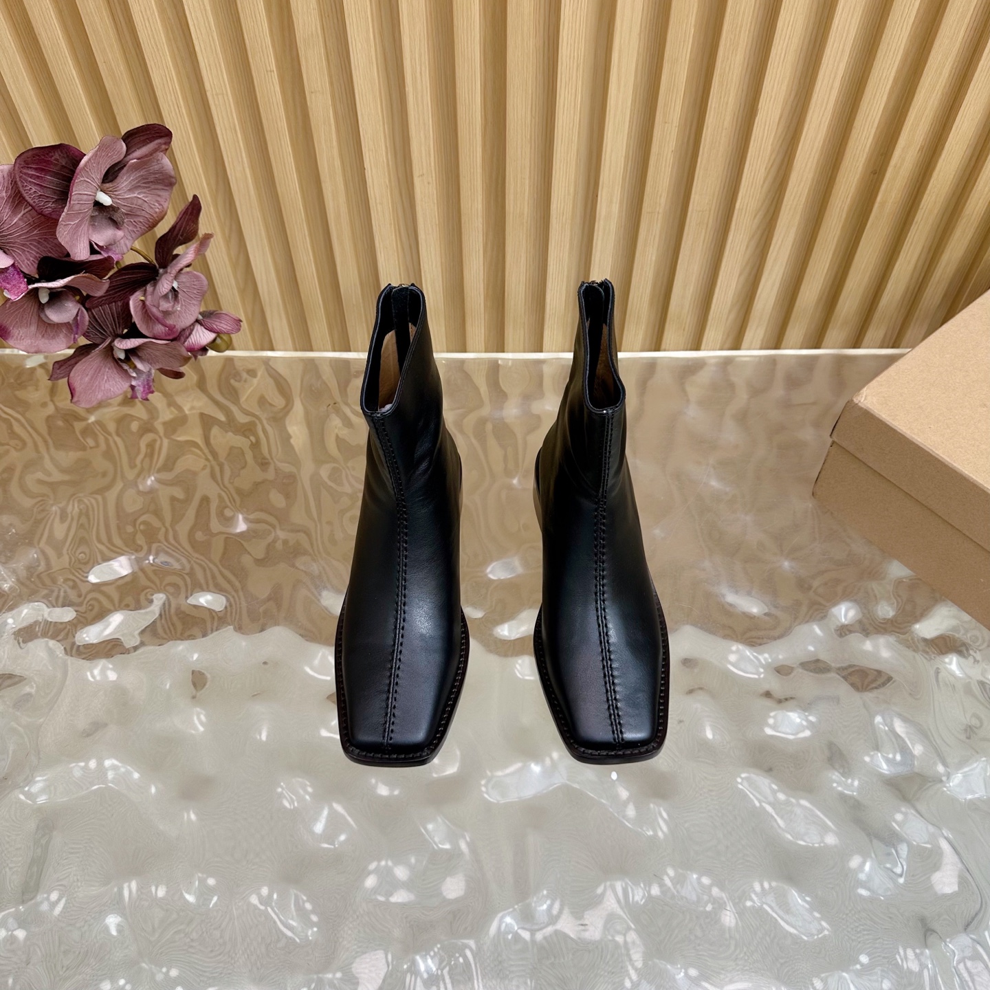 French Elegance in LEMAIRE 25 Shoes: Wrinkled, Soft Leather, Fashionable Balance - 图片 4