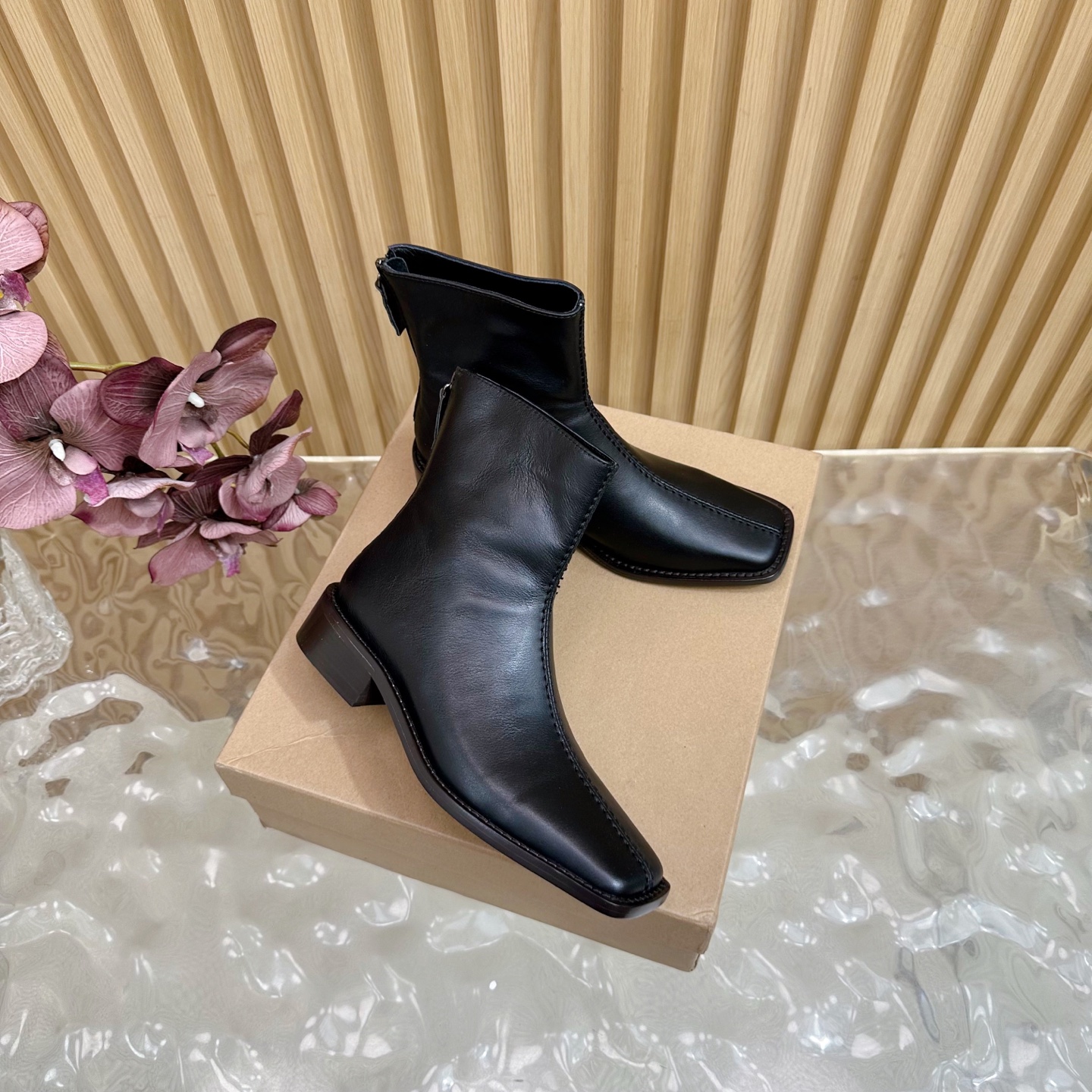 French Elegance in LEMAIRE 25 Shoes: Wrinkled, Soft Leather, Fashionable Balance - 图片 2