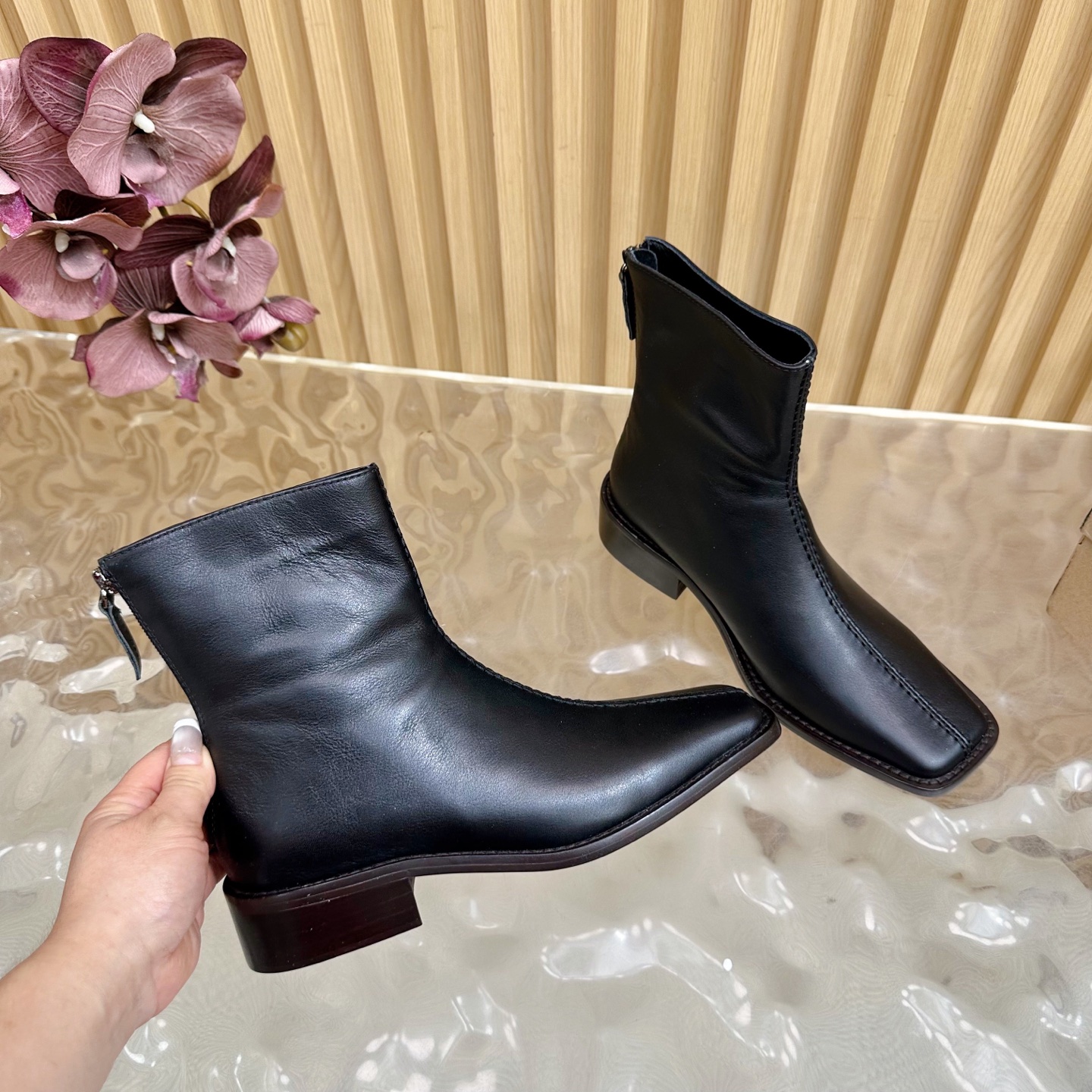 French Elegance in LEMAIRE 25 Shoes: Wrinkled, Soft Leather, Fashionable Balance - 图片 8