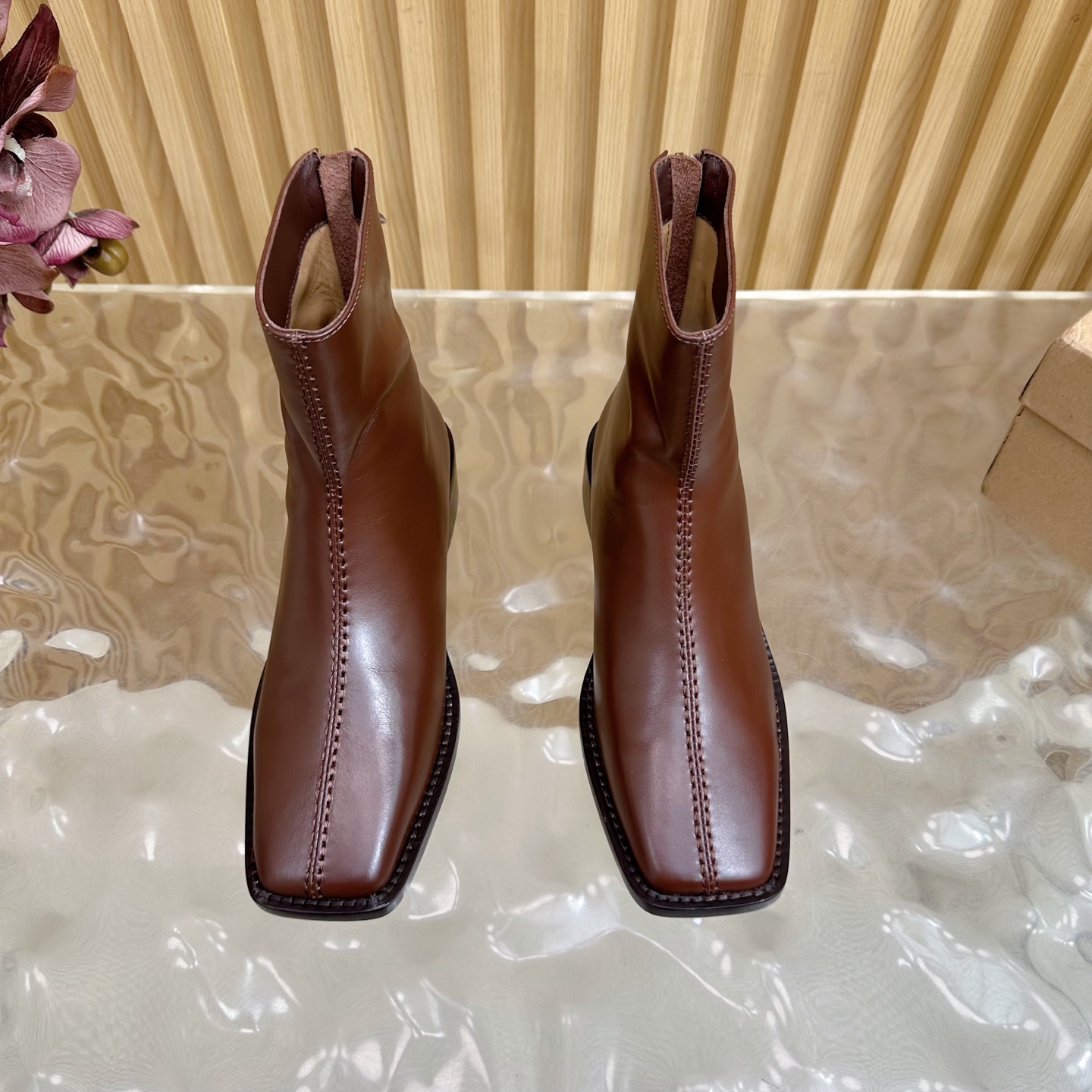 French Elegance Embodied: LEMAIRE 25 Shoe Collection Review - 图片 5