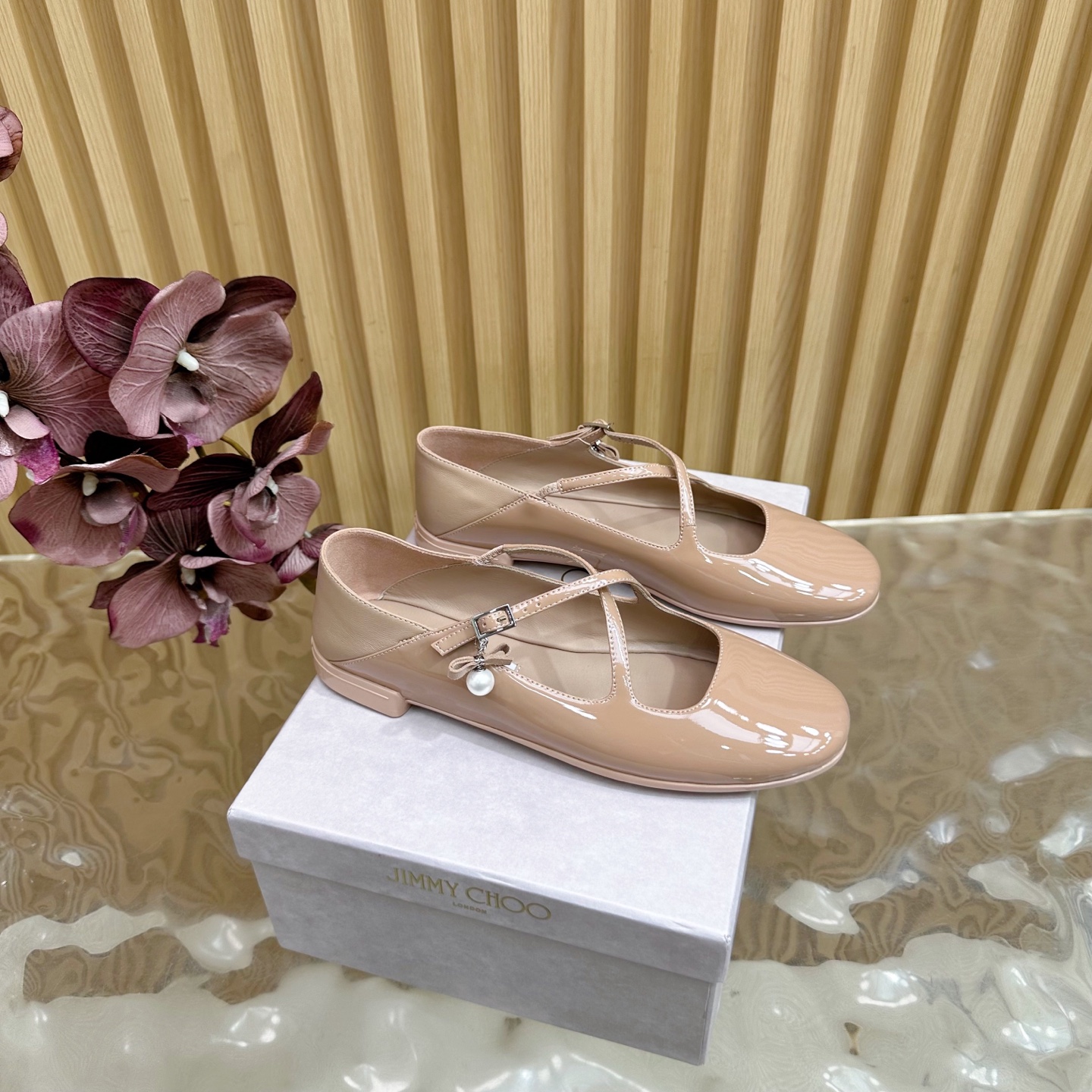 2025 Jimmy Choo Cross-Laced Pearl Mary Jane Ballet Shoes with Classic Design and Italian Leather. Size 35-39.