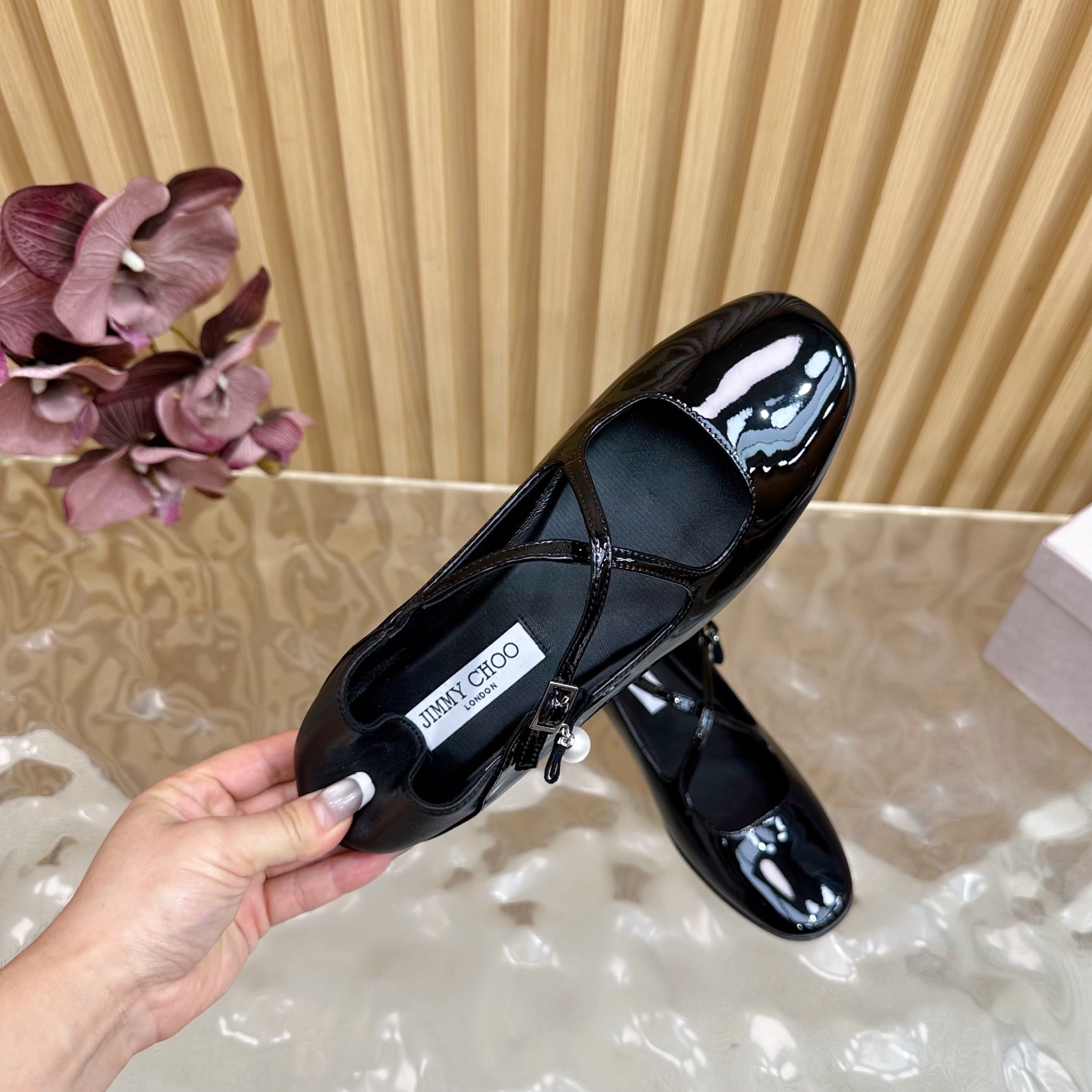 “2025 Jimmy Choo Cross-Laced Pearls Mary Jane Ballet Single Shoes Review” - 图片 9