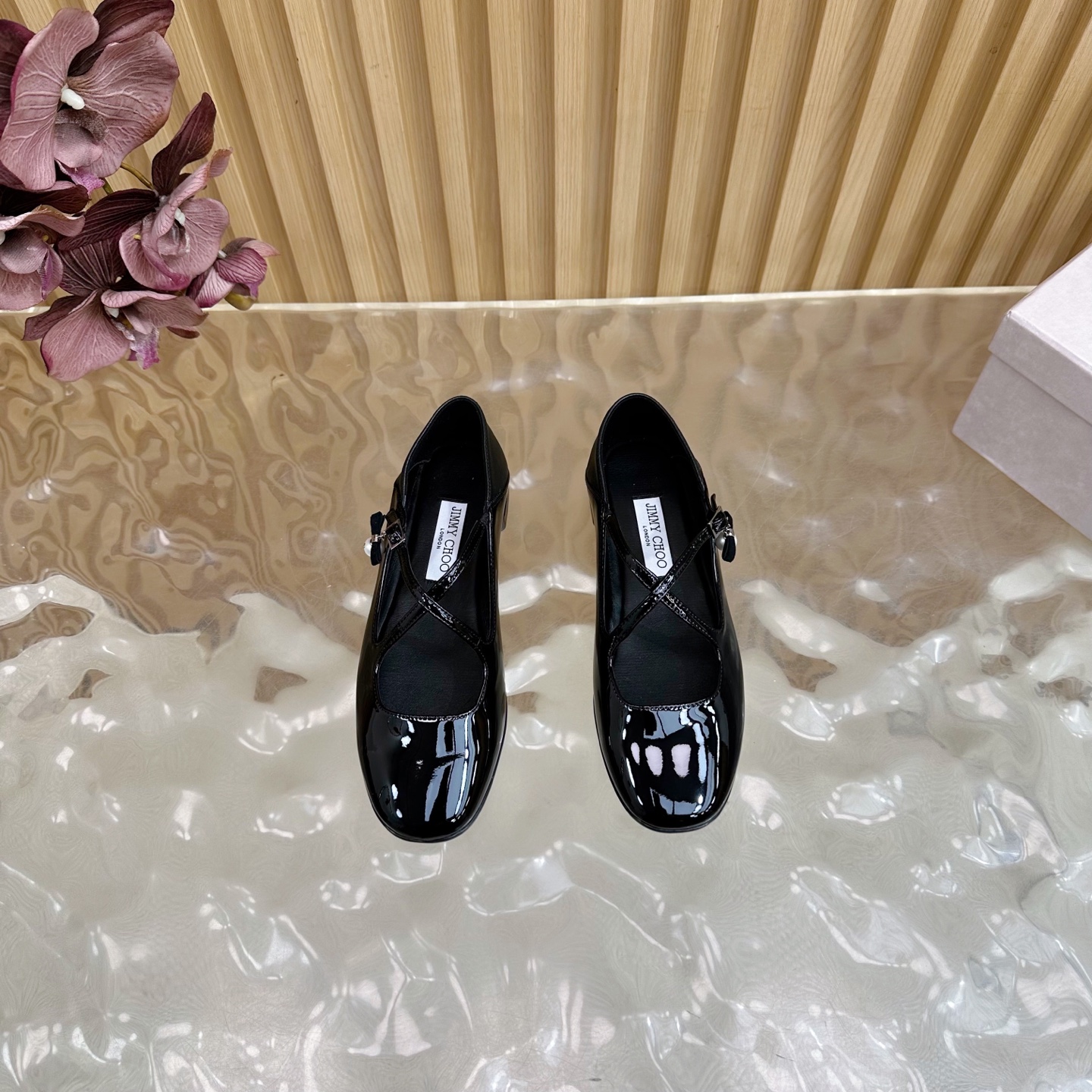 “2025 Jimmy Choo Cross-Laced Pearls Mary Jane Ballet Single Shoes Review” - 图片 4