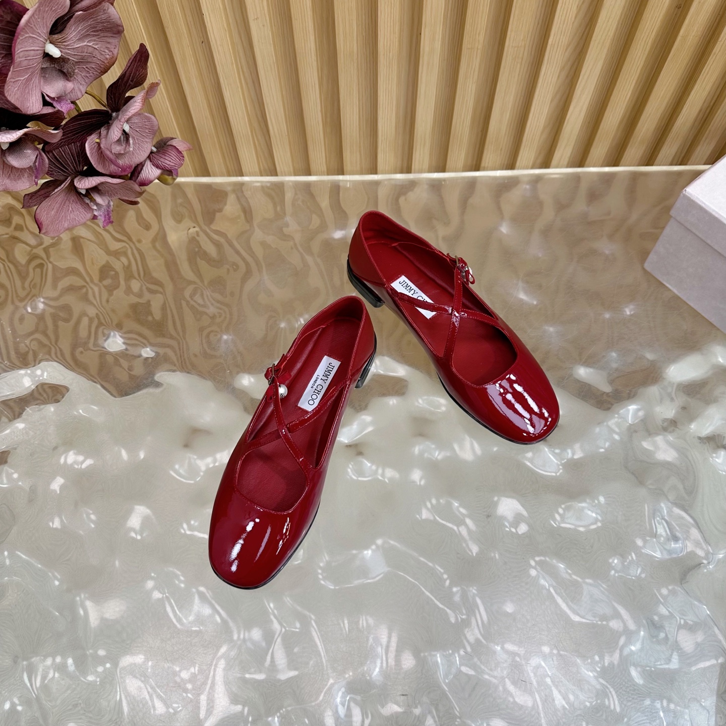“2025 Jimmy Choo Cross-Laced Pearl Mary Jane Ballet Single Shoes Review” - 图片 6