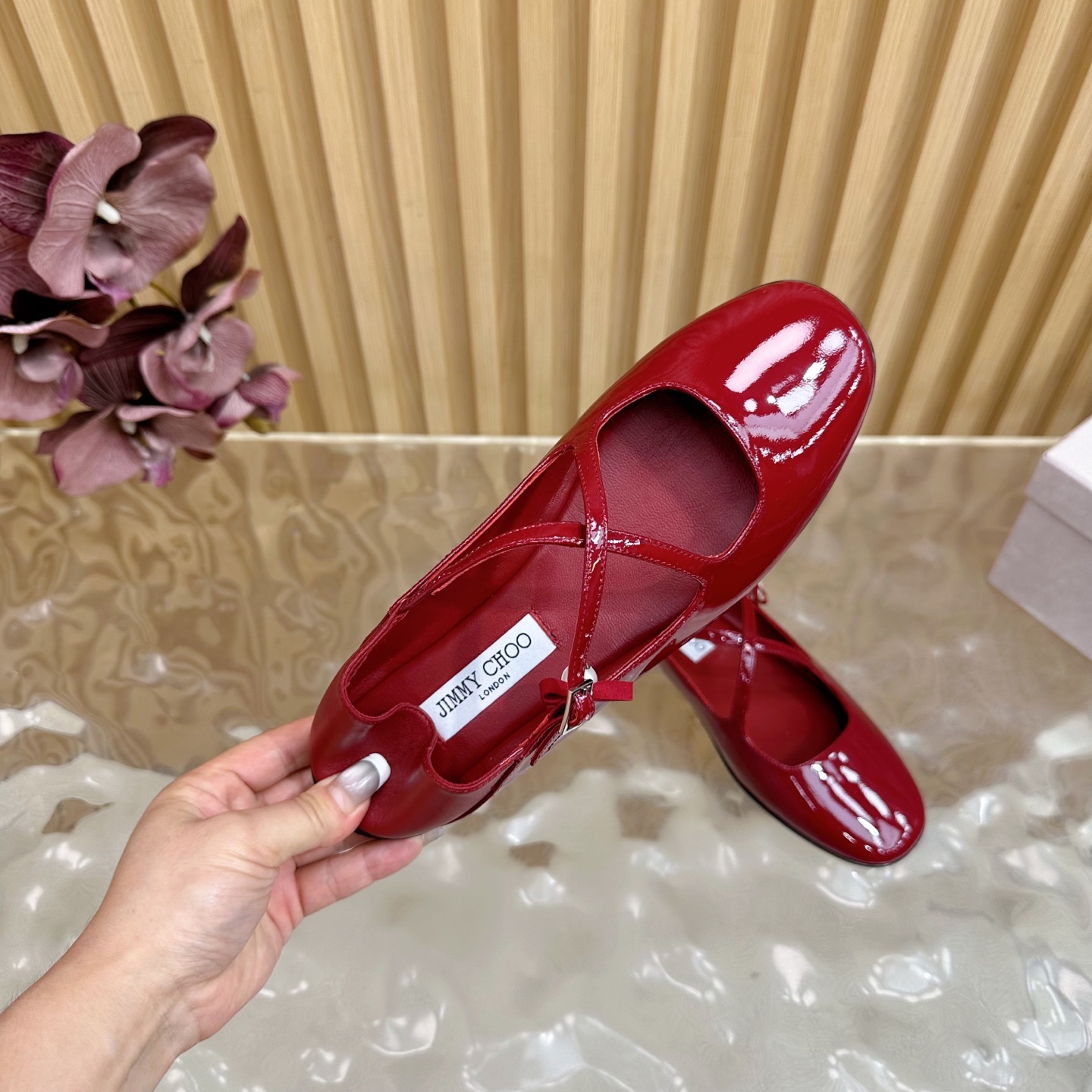 “2025 Jimmy Choo Cross-Laced Pearl Mary Jane Ballet Single Shoes Review” - 图片 8