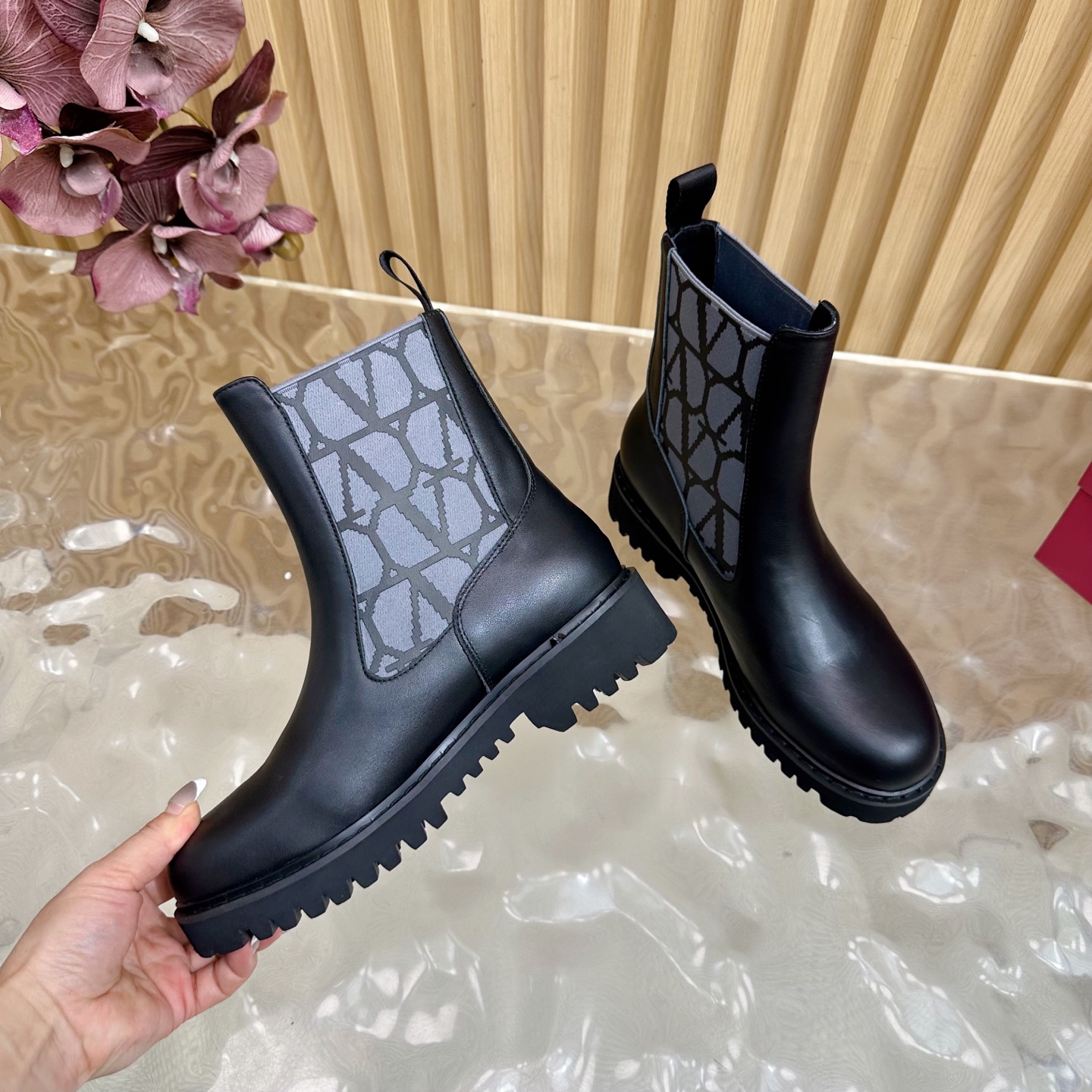 Luxurious 2025 Autumn/Winter Boots: Original Cowhide, Logo-Resistant Rubber Mix, Size 35-140 - 图片 7