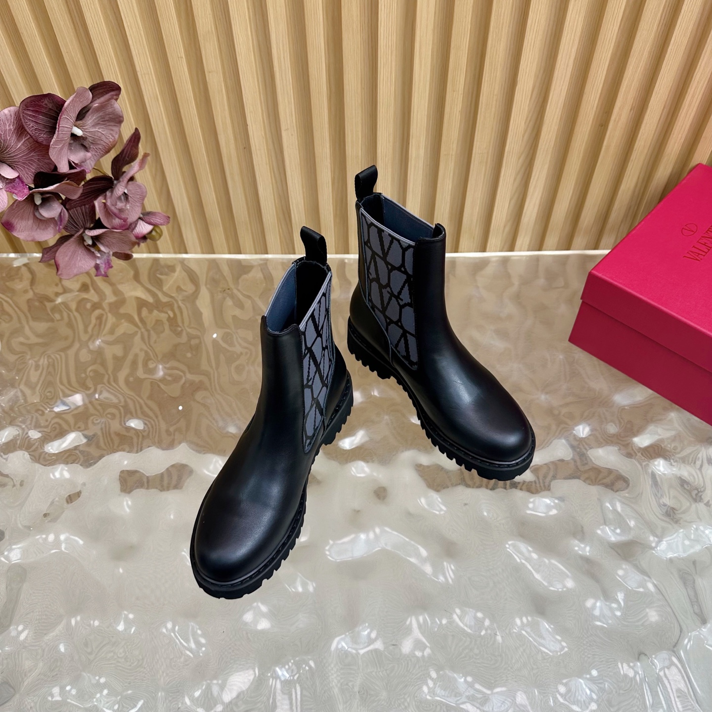 Luxurious 2025 Autumn/Winter Boots: Original Cowhide, Logo-Resistant Rubber Mix, Size 35-140 - 图片 4