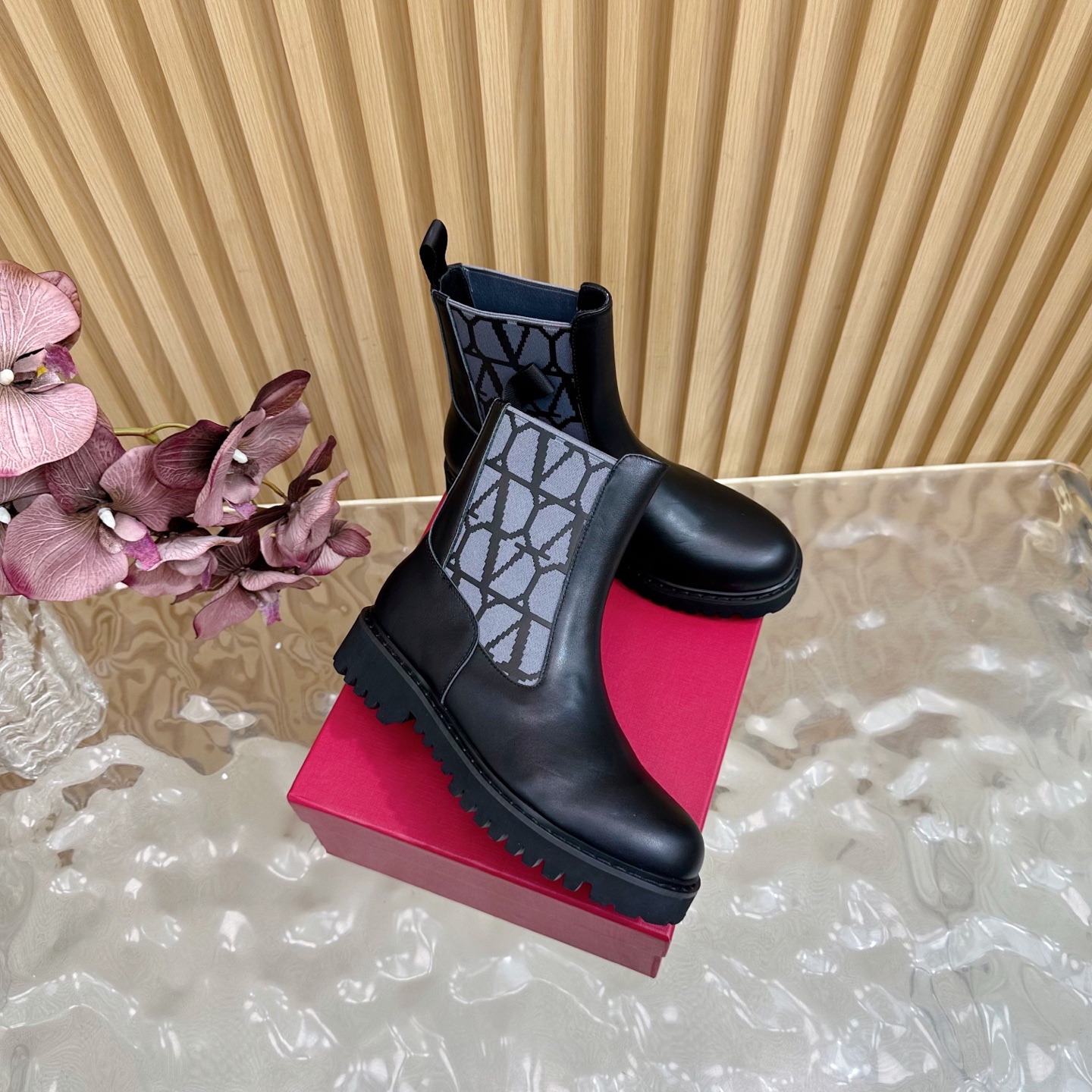 Luxurious 2025 Autumn/Winter Boots: Original Cowhide, Logo-Resistant Rubber Mix, Size 35-140 - 图片 2