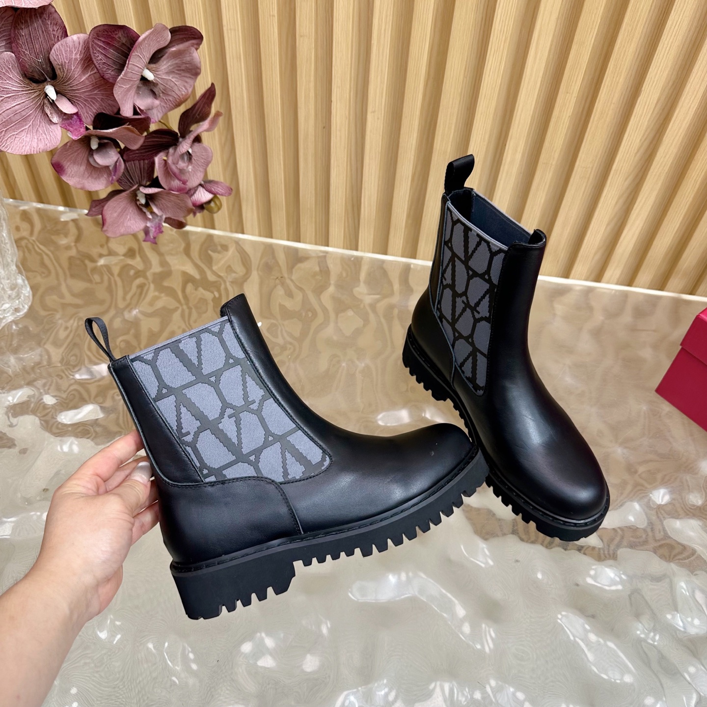 Luxurious 2025 Autumn/Winter Boots: Original Cowhide, Logo-Resistant Rubber Mix, Size 35-140 - 图片 8