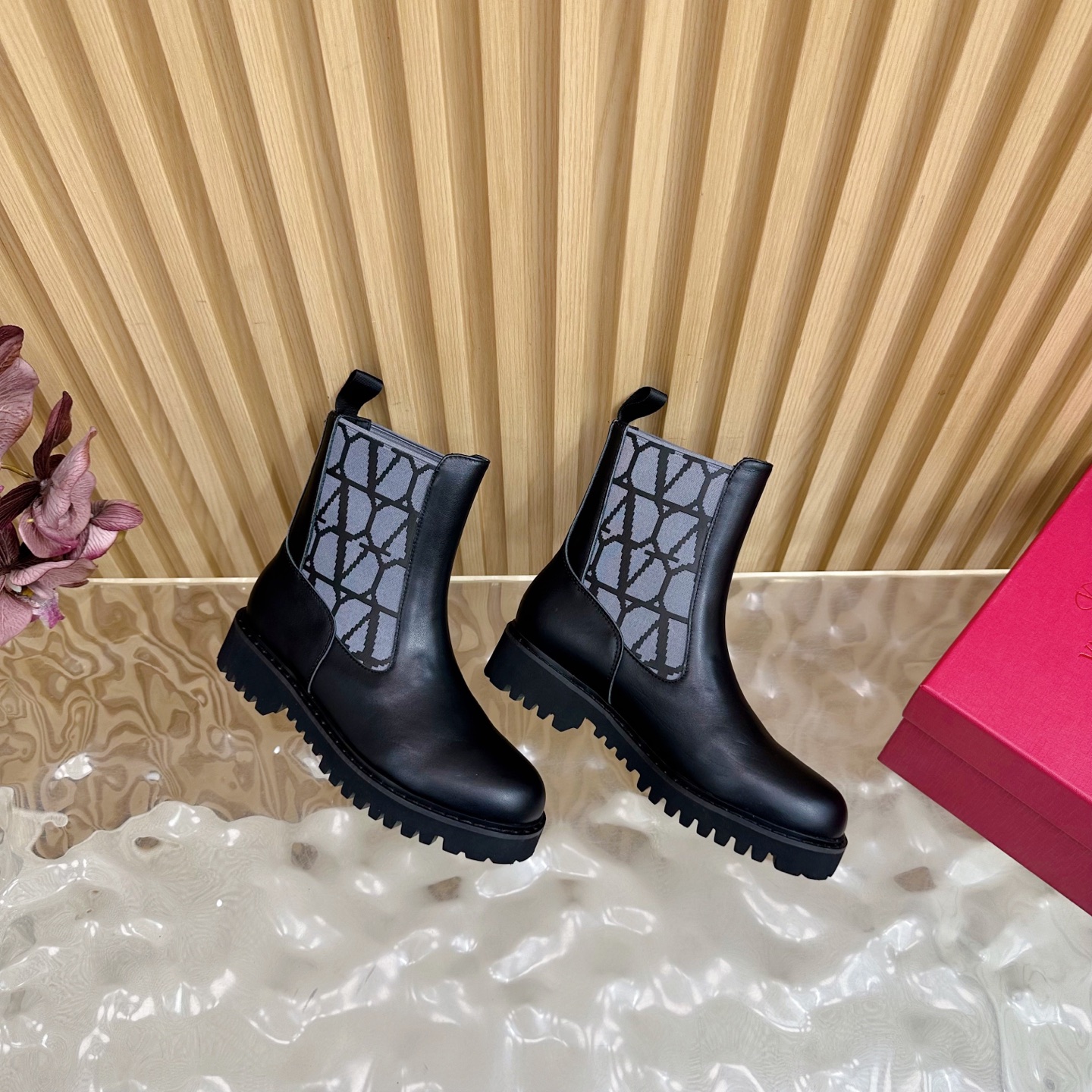 Luxurious 2025 Autumn/Winter Boots: Original Cowhide, Logo-Resistant Rubber Mix, Size 35-140 - 图片 5