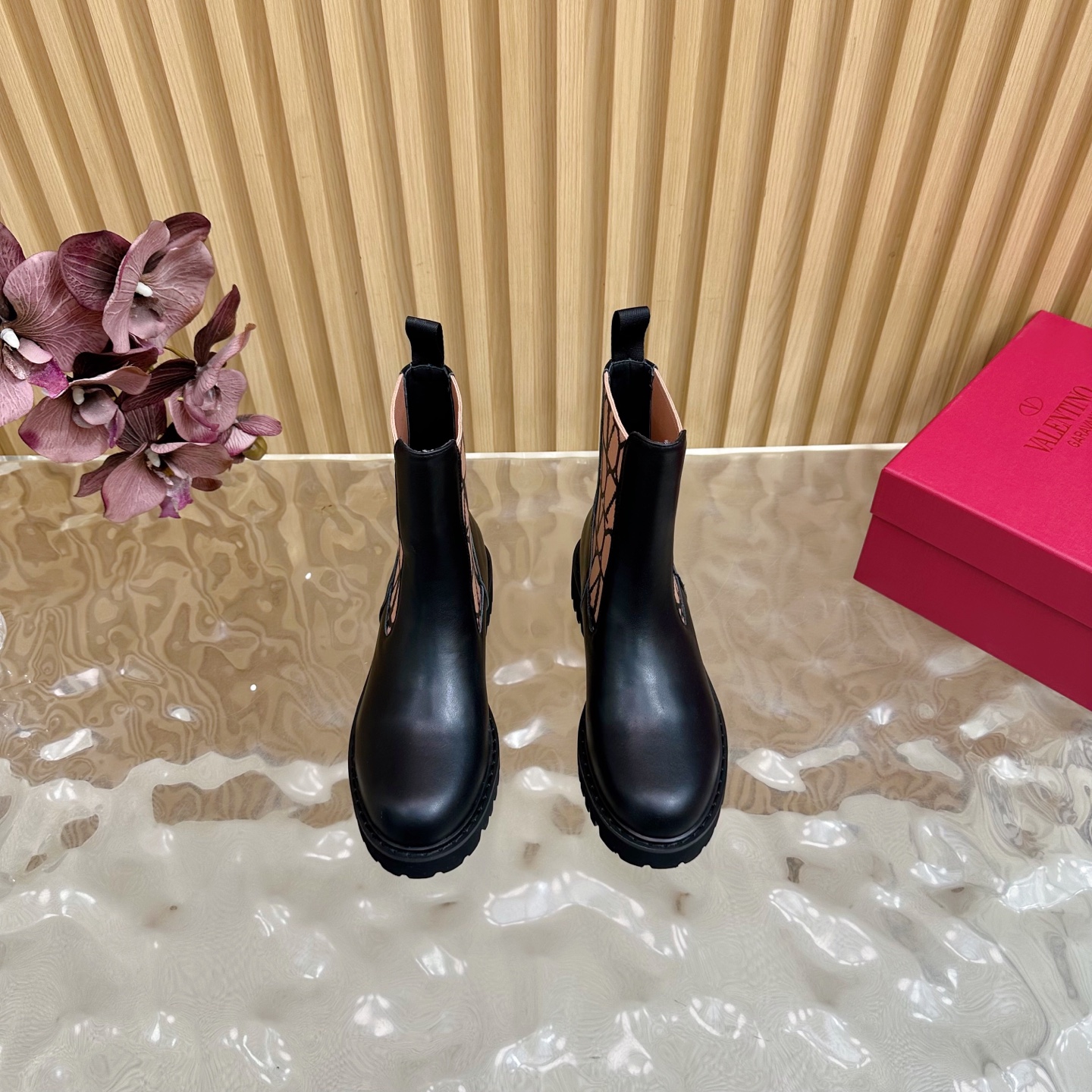 Luxurious 2025 Autumn/Winter Boots: Original Cowhide, Logo-Resistant Design, Size 35-40. - 图片 3