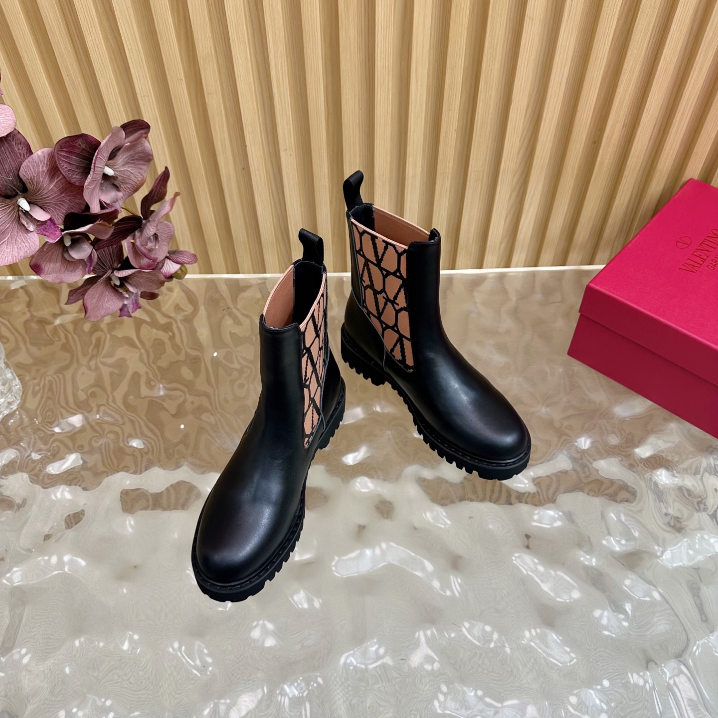 Luxurious 2025 Autumn/Winter Boots: Original Cowhide, Logo-Resistant Design, Size 35-40. - 图片 4