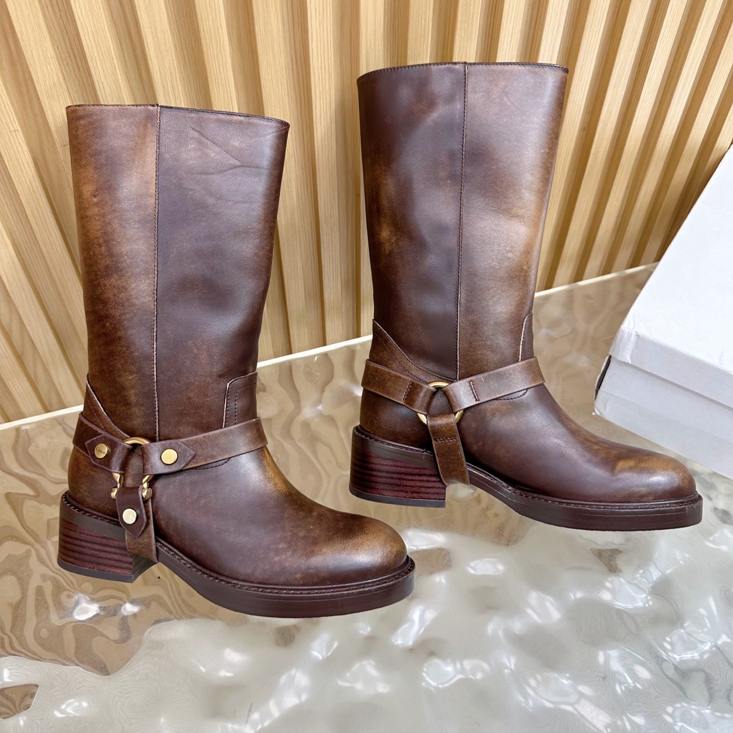 Title: CHLOE CLOLOY 2025 Retrofitted Engine Boots Description Summary: Italian-made boots with thick skin, rubber plating, and unique design, suitable for sizes 35 - 图片 9